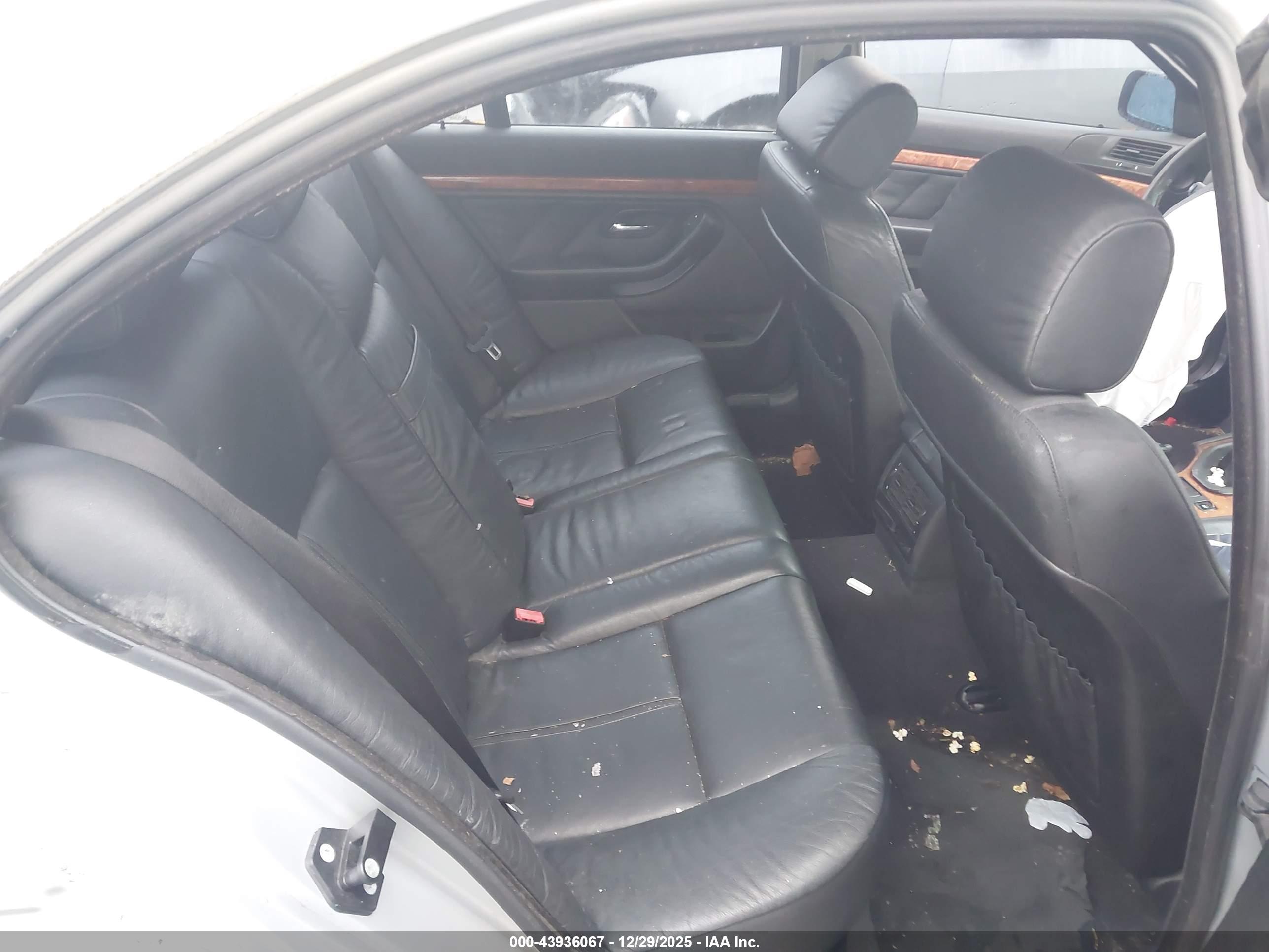 BMW 528I image 8