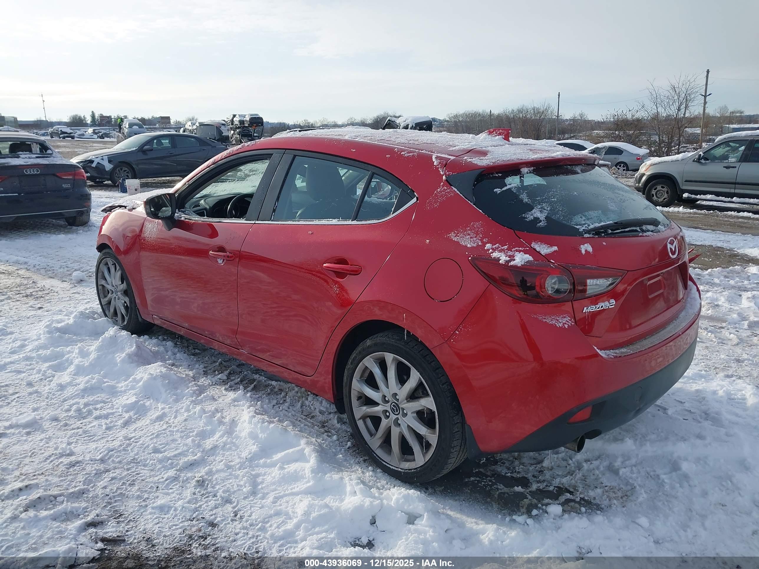 MAZDA MAZDA3 image 3