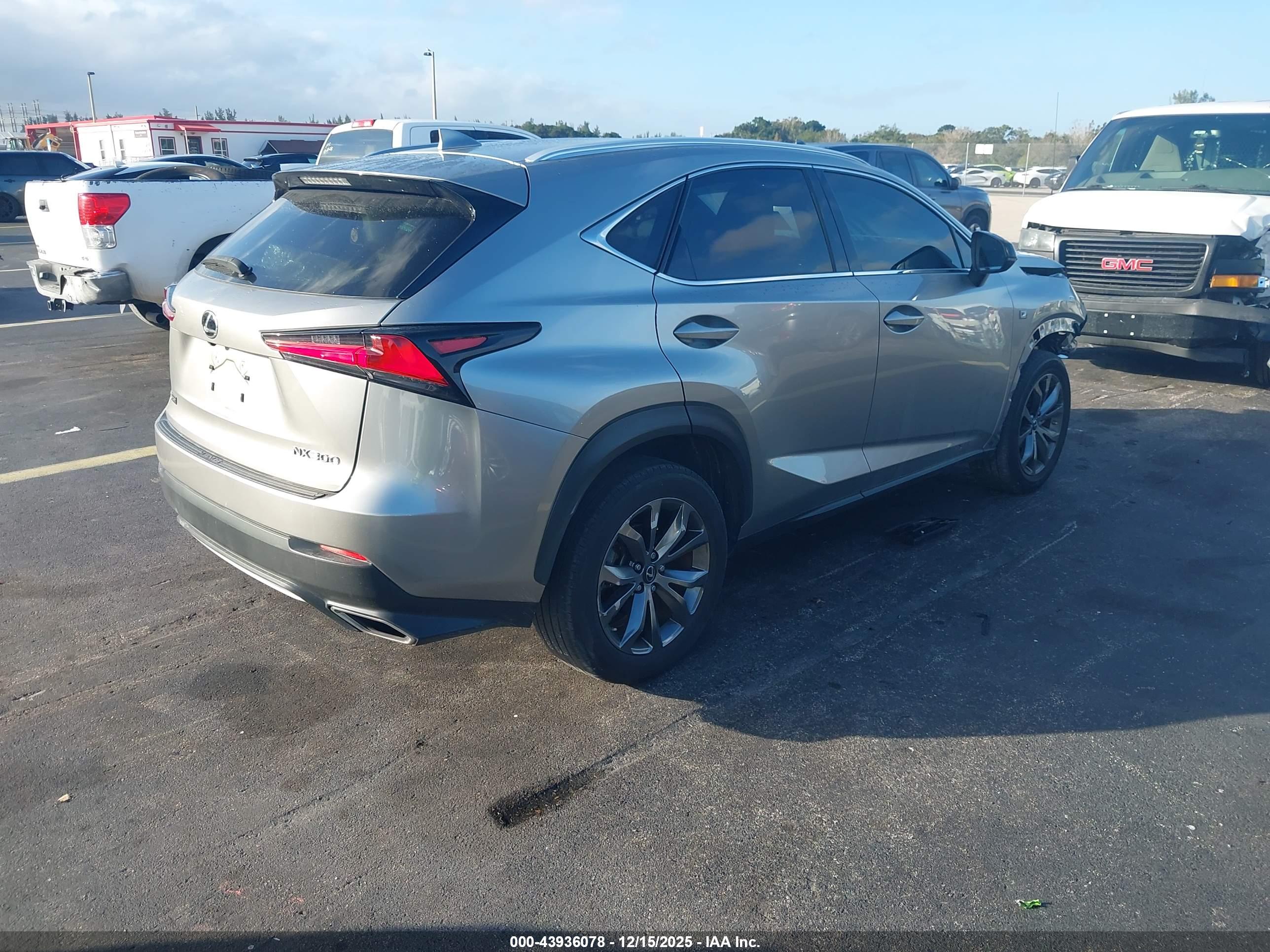 LEXUS NX image 4
