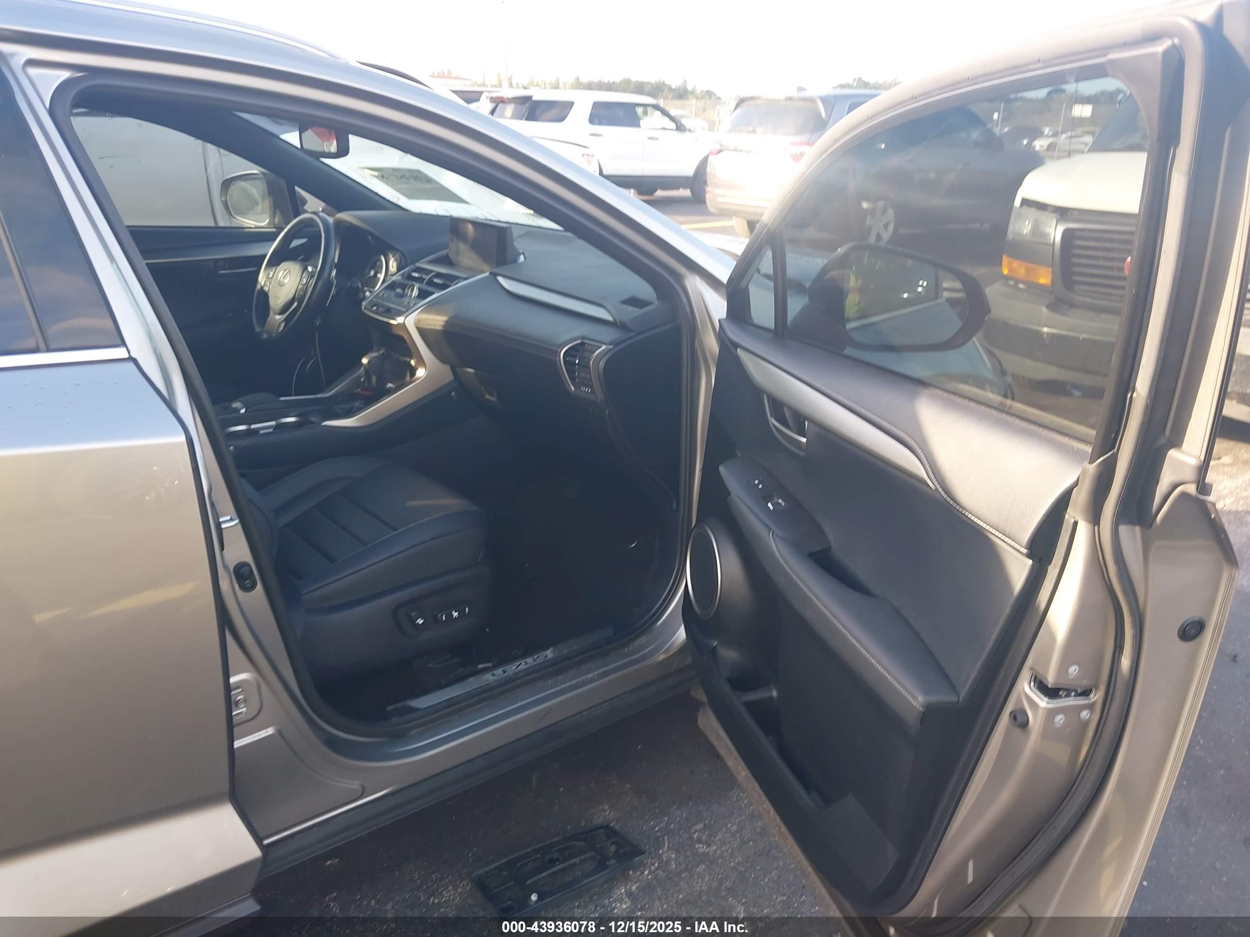 LEXUS NX image 5