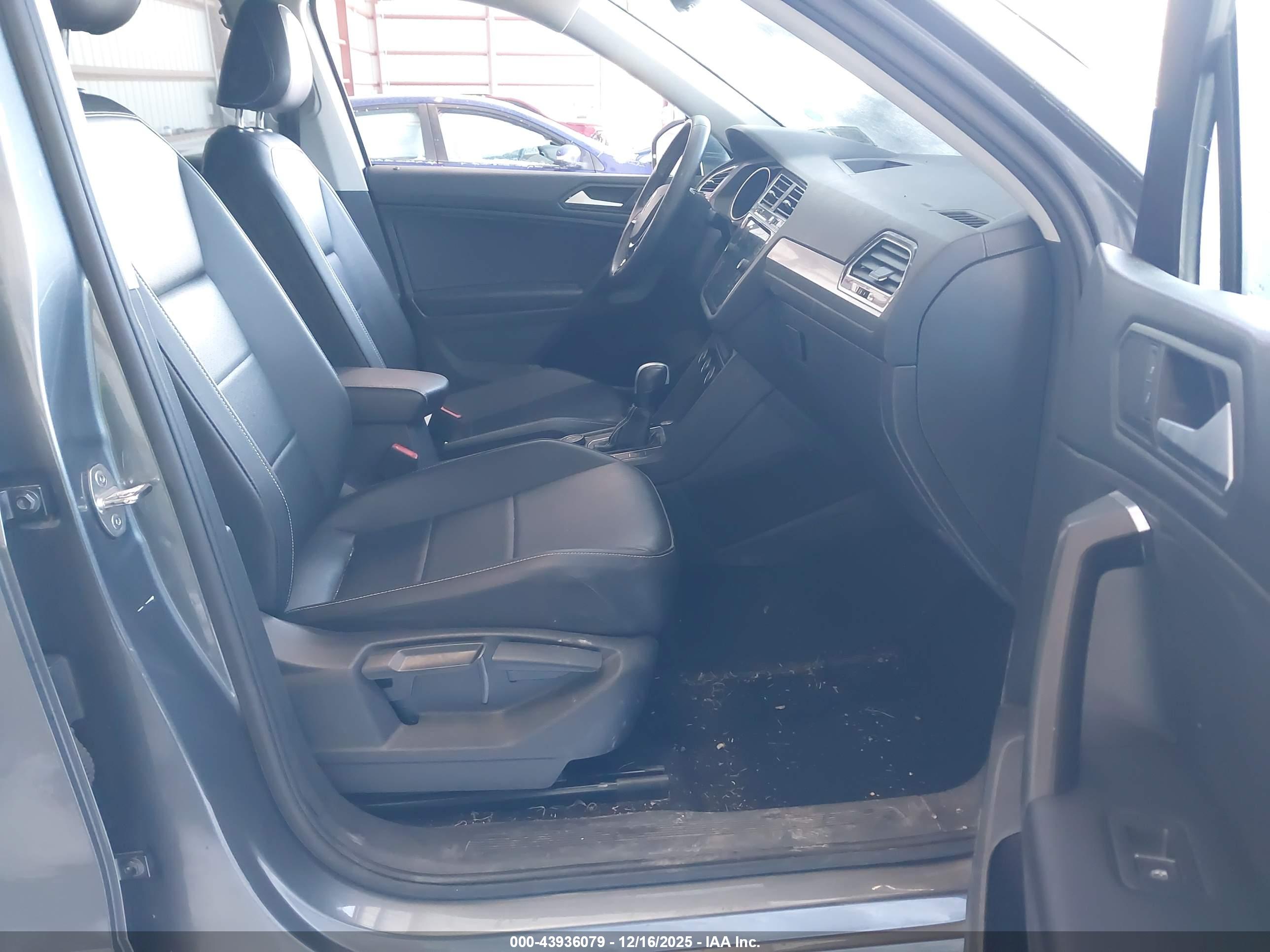 VOLKSWAGEN TIGUAN image 5