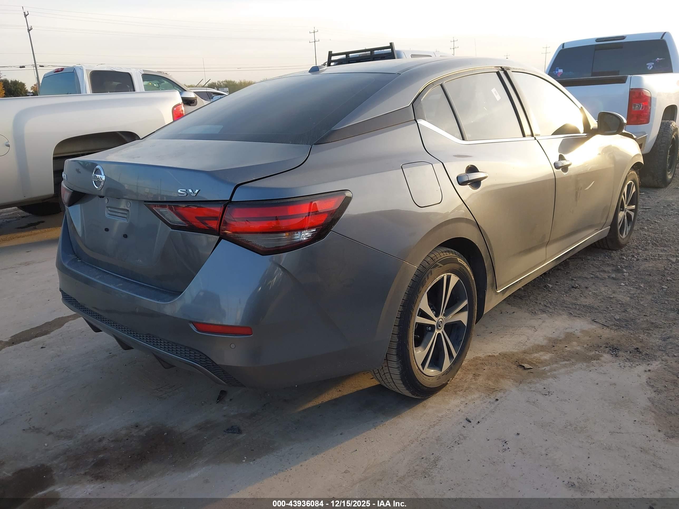 NISSAN SENTRA image 4