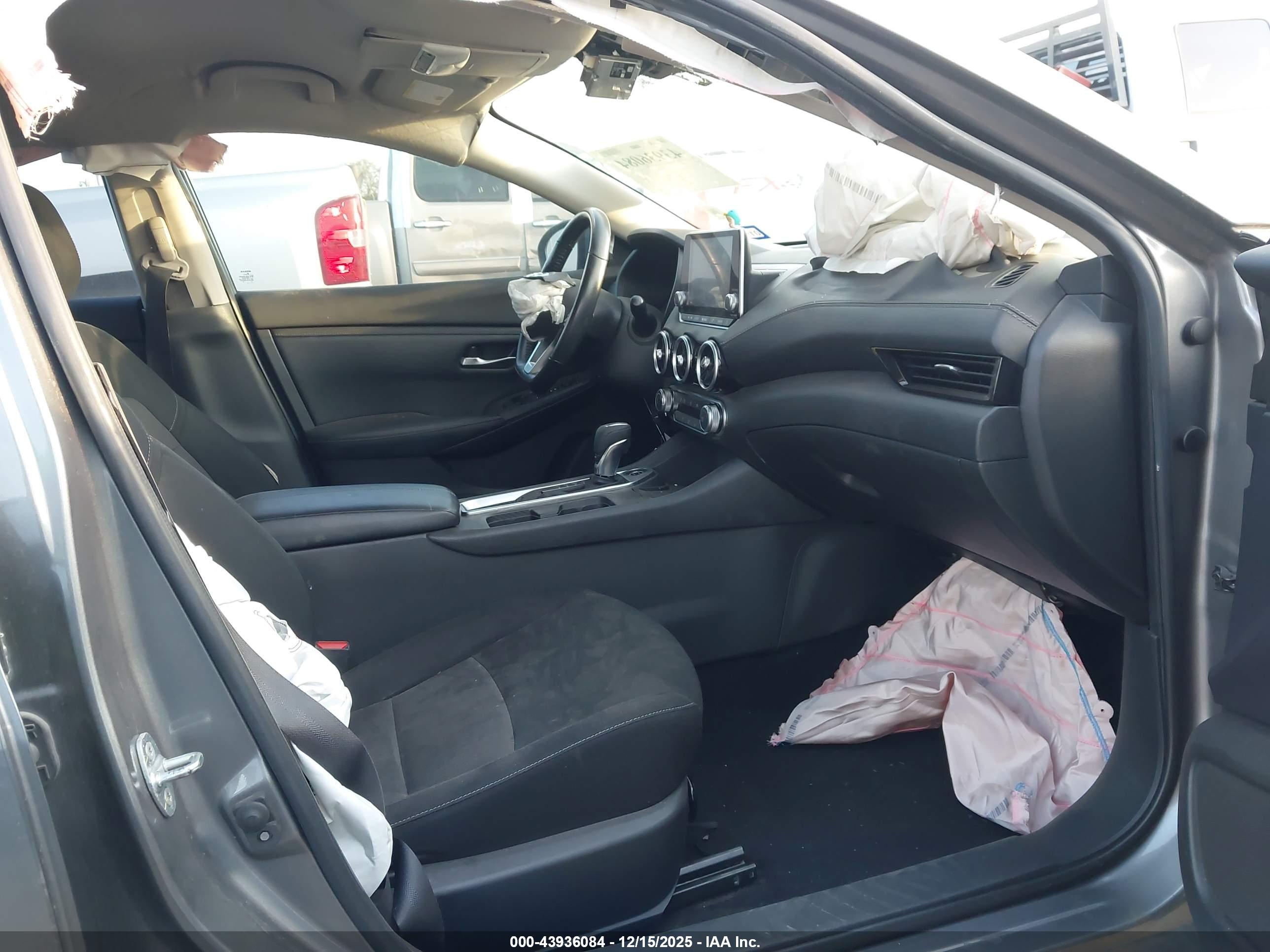 NISSAN SENTRA image 5