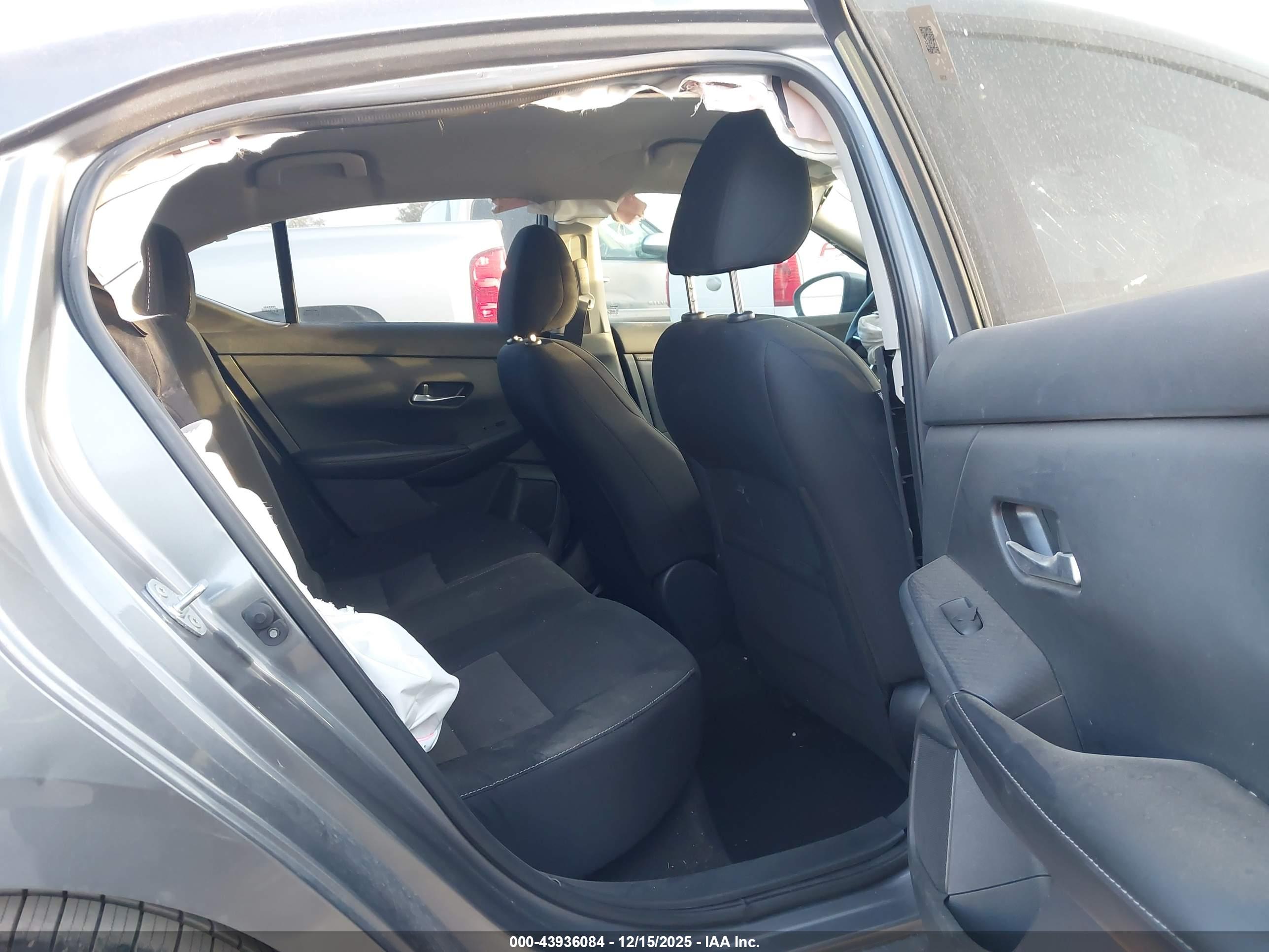 NISSAN SENTRA image 8
