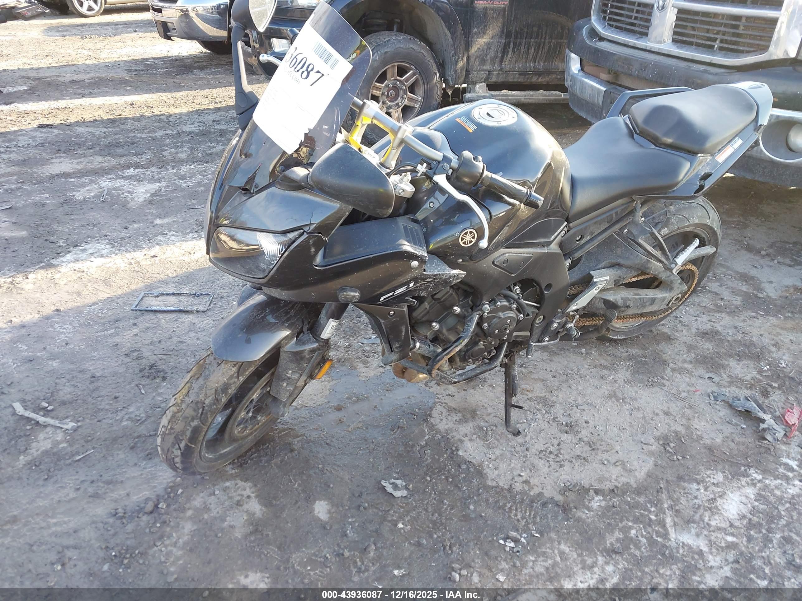 YAMAHA FZ1 image 2