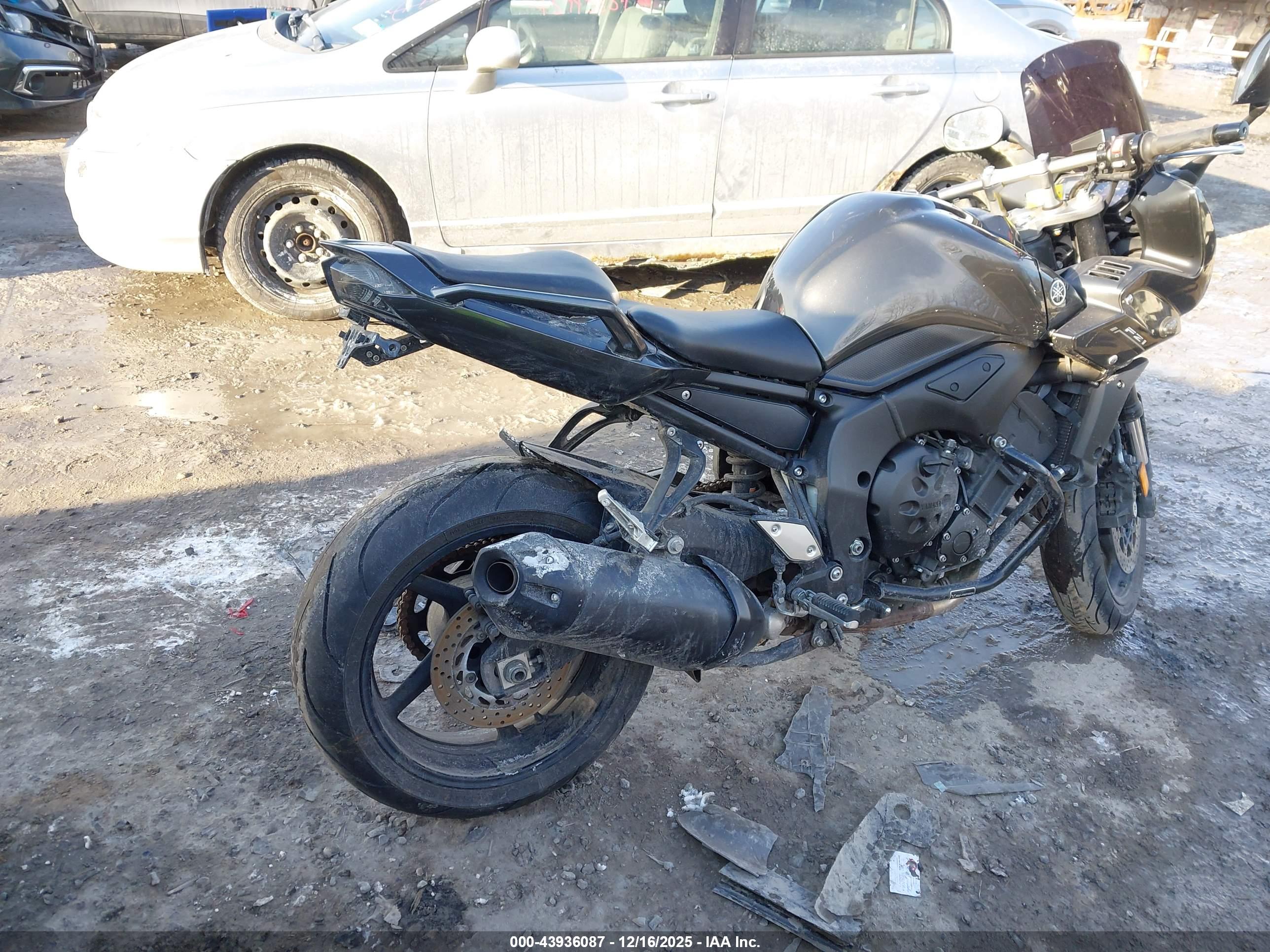 YAMAHA FZ1 image 4