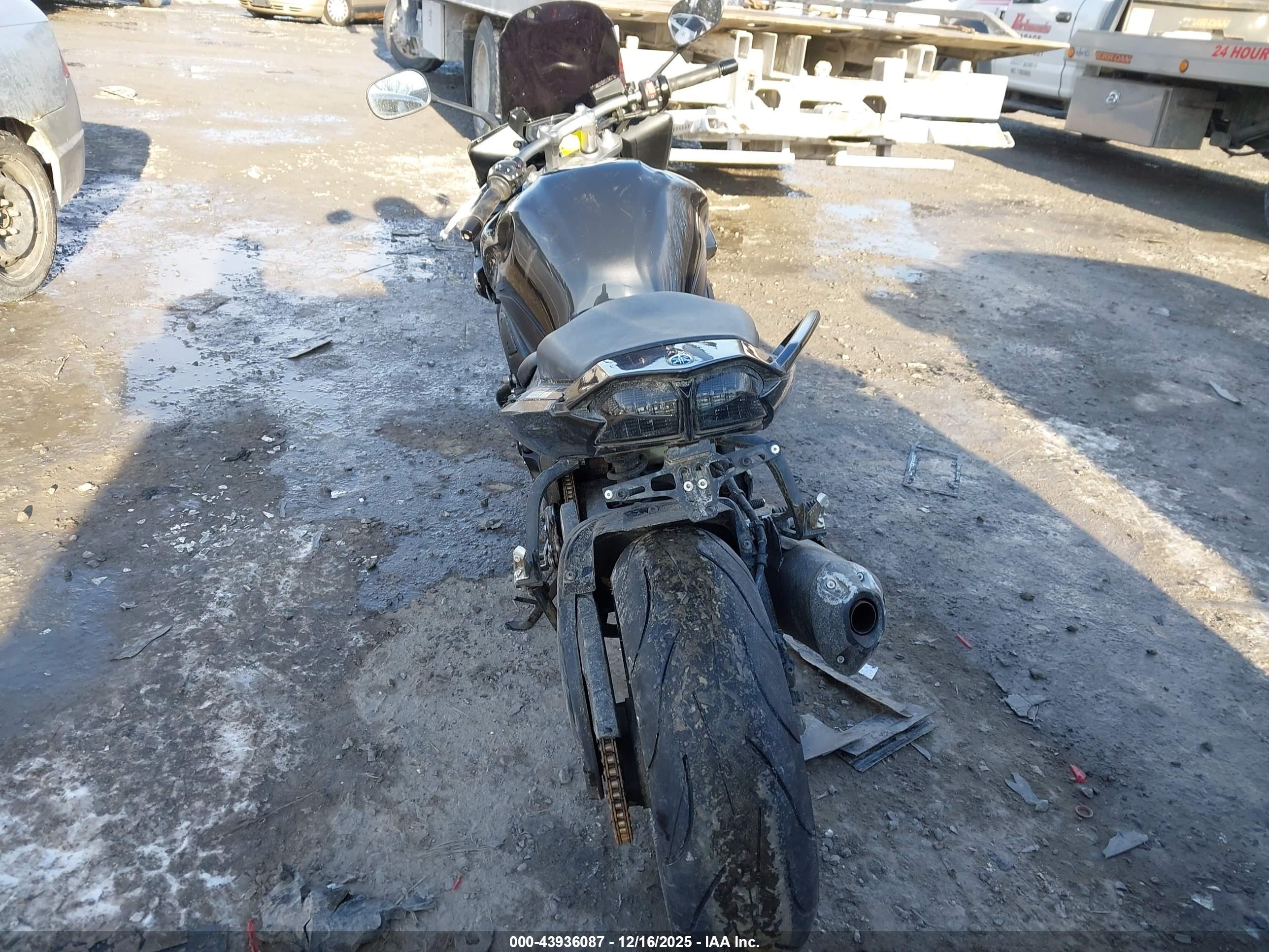 YAMAHA FZ1 image 6