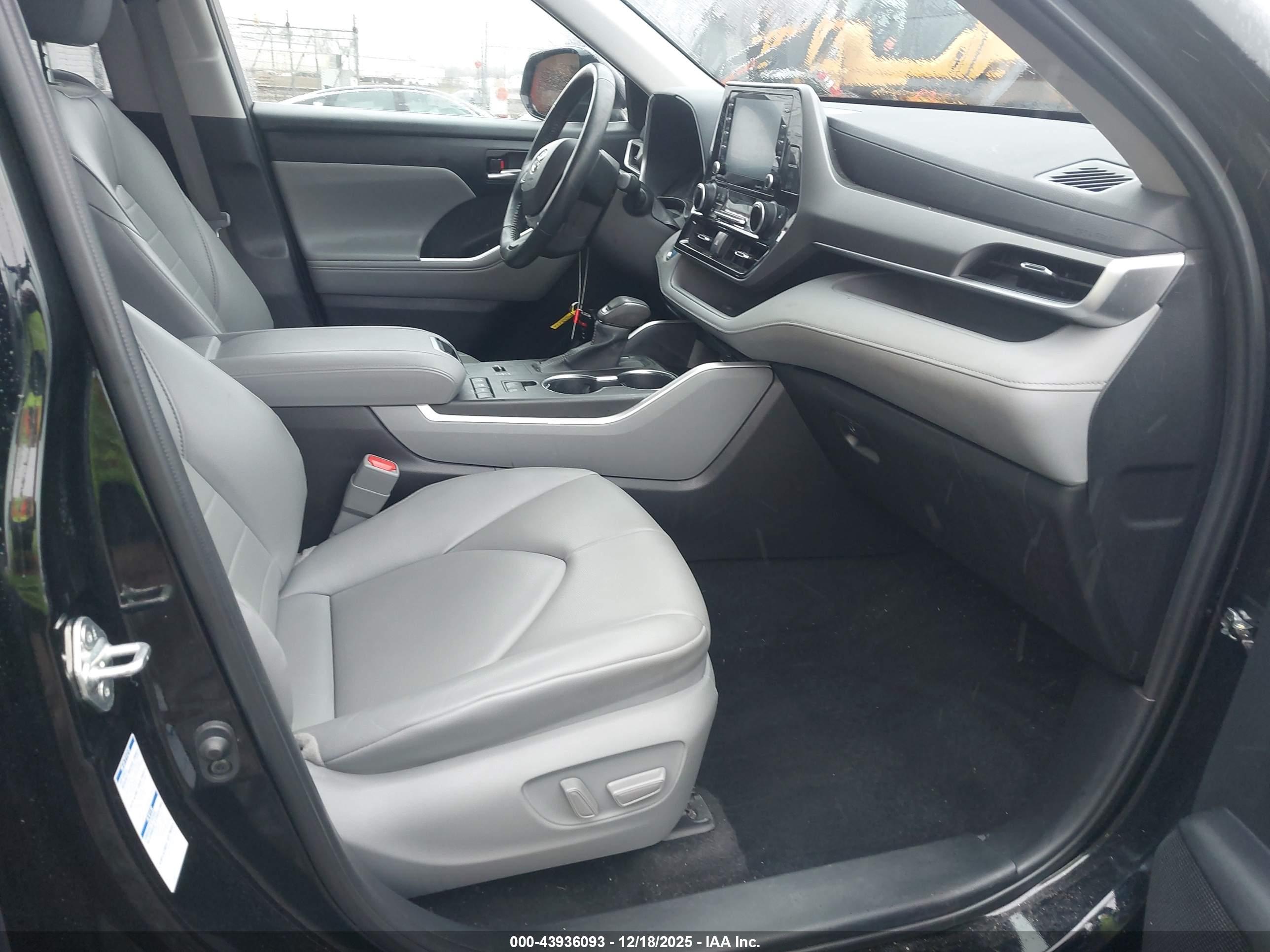 TOYOTA HIGHLANDER image 5
