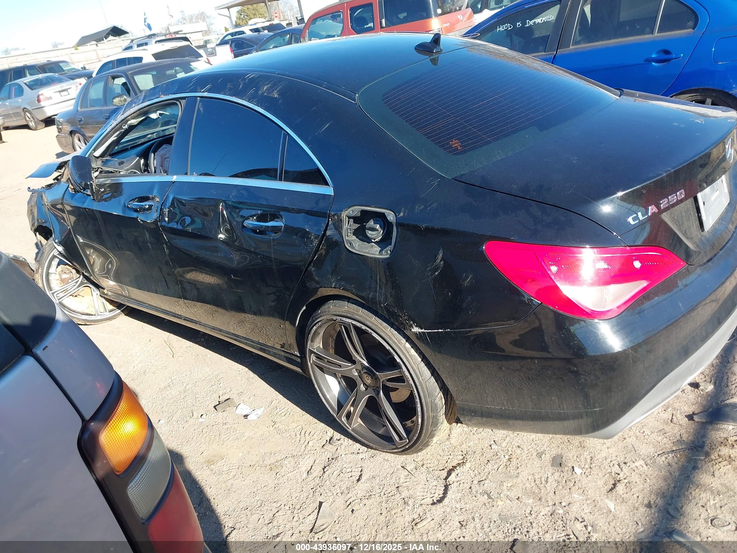 MERCEDES-BENZ CLA image 3