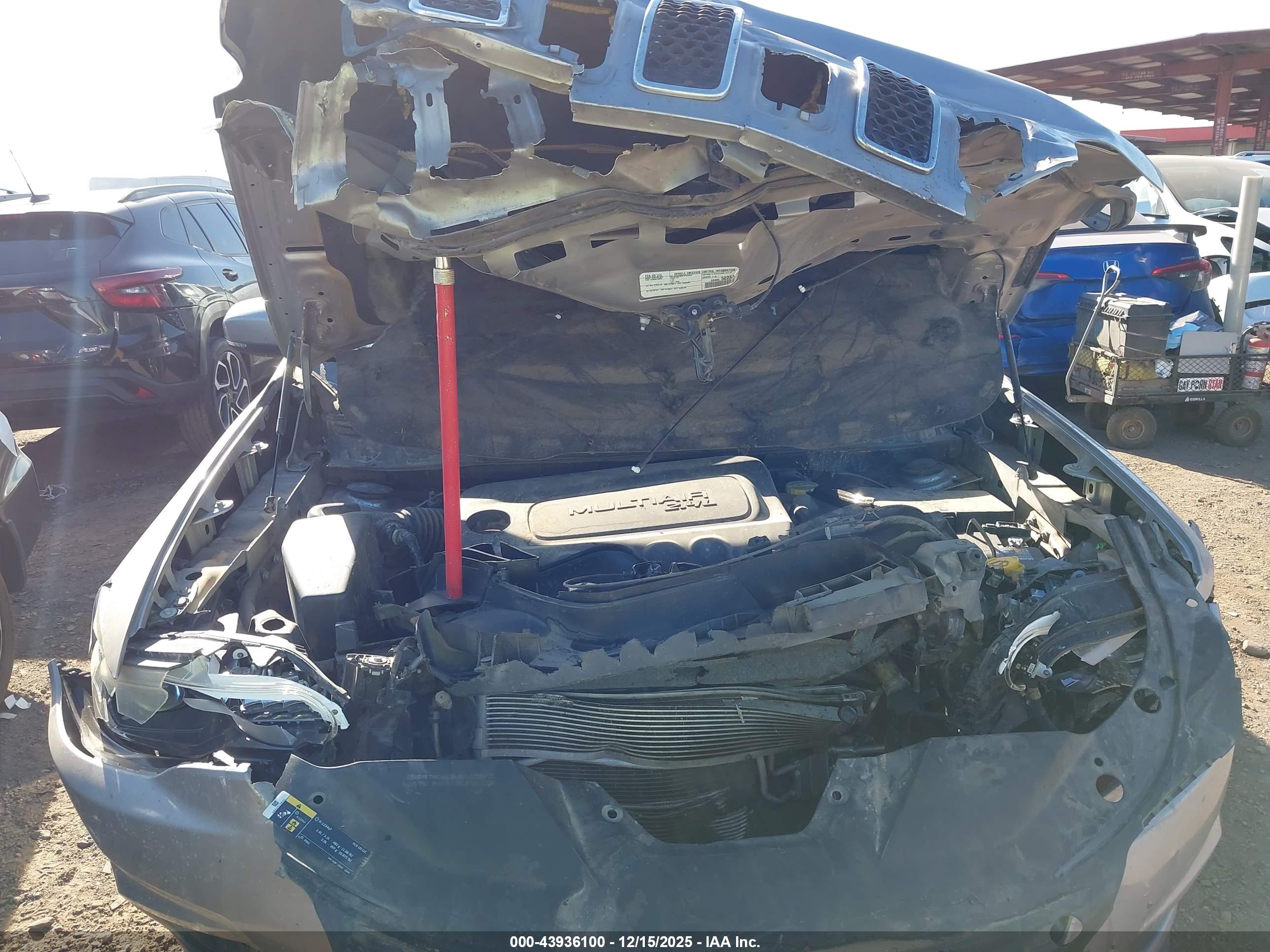 JEEP CHEROKEE image 10
