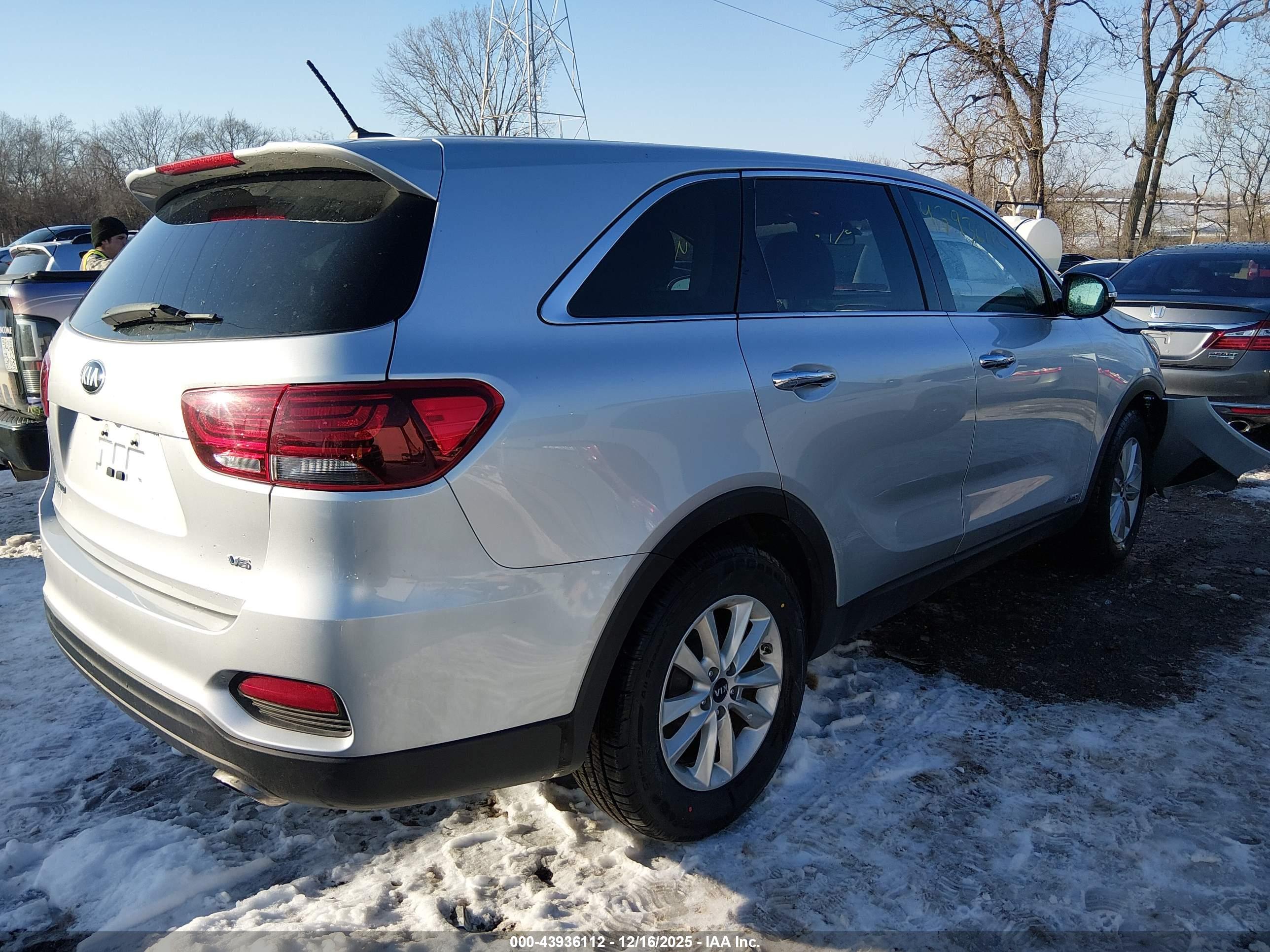 KIA SORENTO image 4