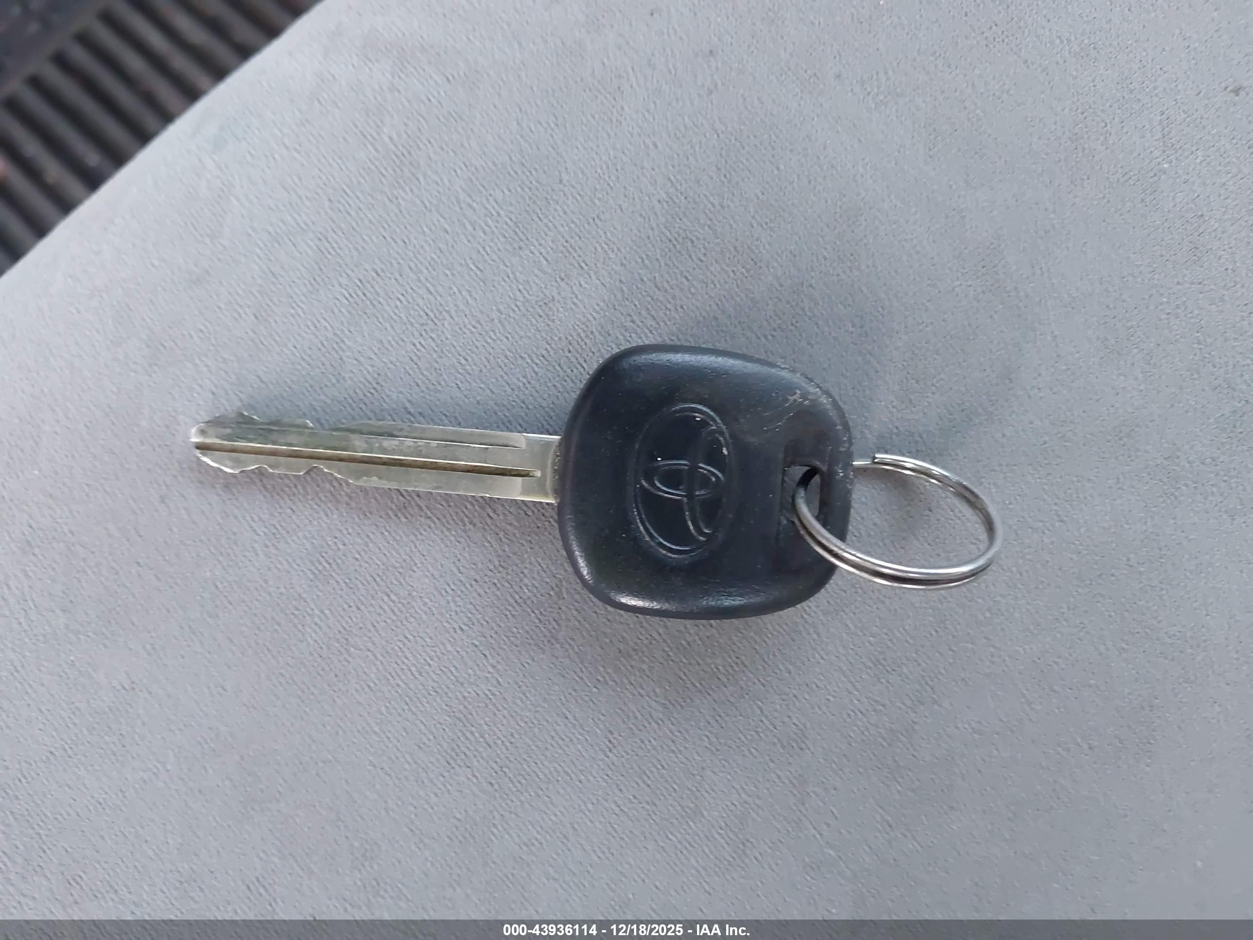 TOYOTA COROLLA image 11