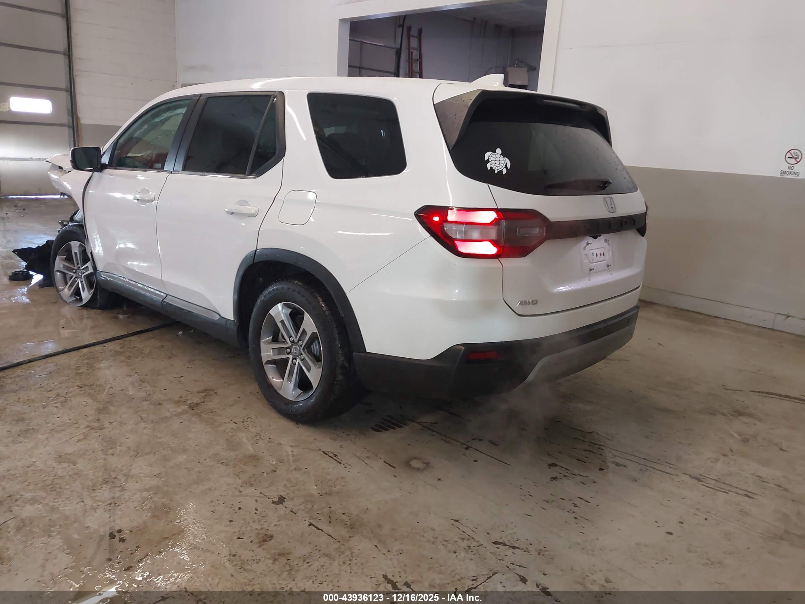 HONDA PILOT image 3