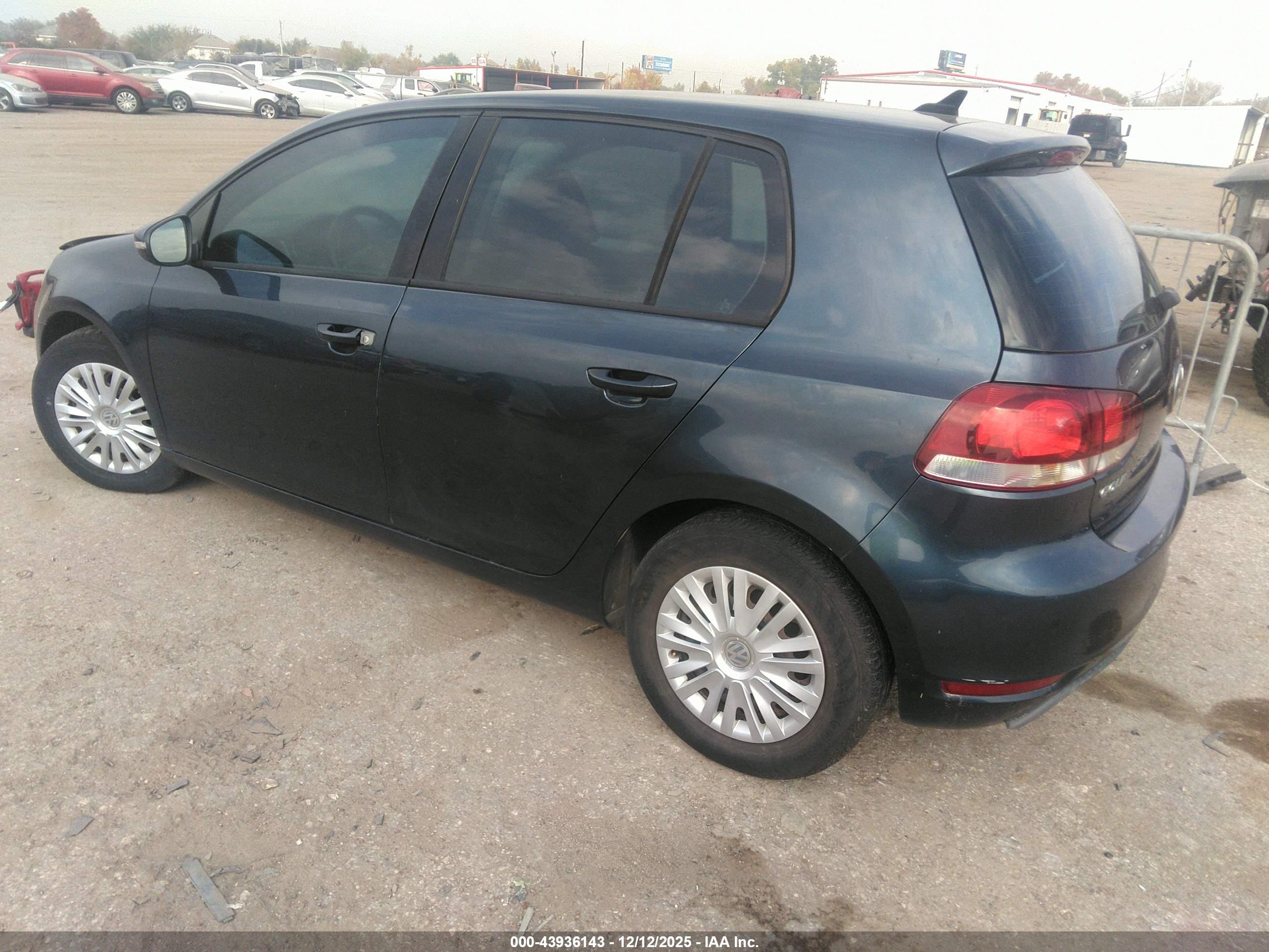 VOLKSWAGEN GOLF image 3