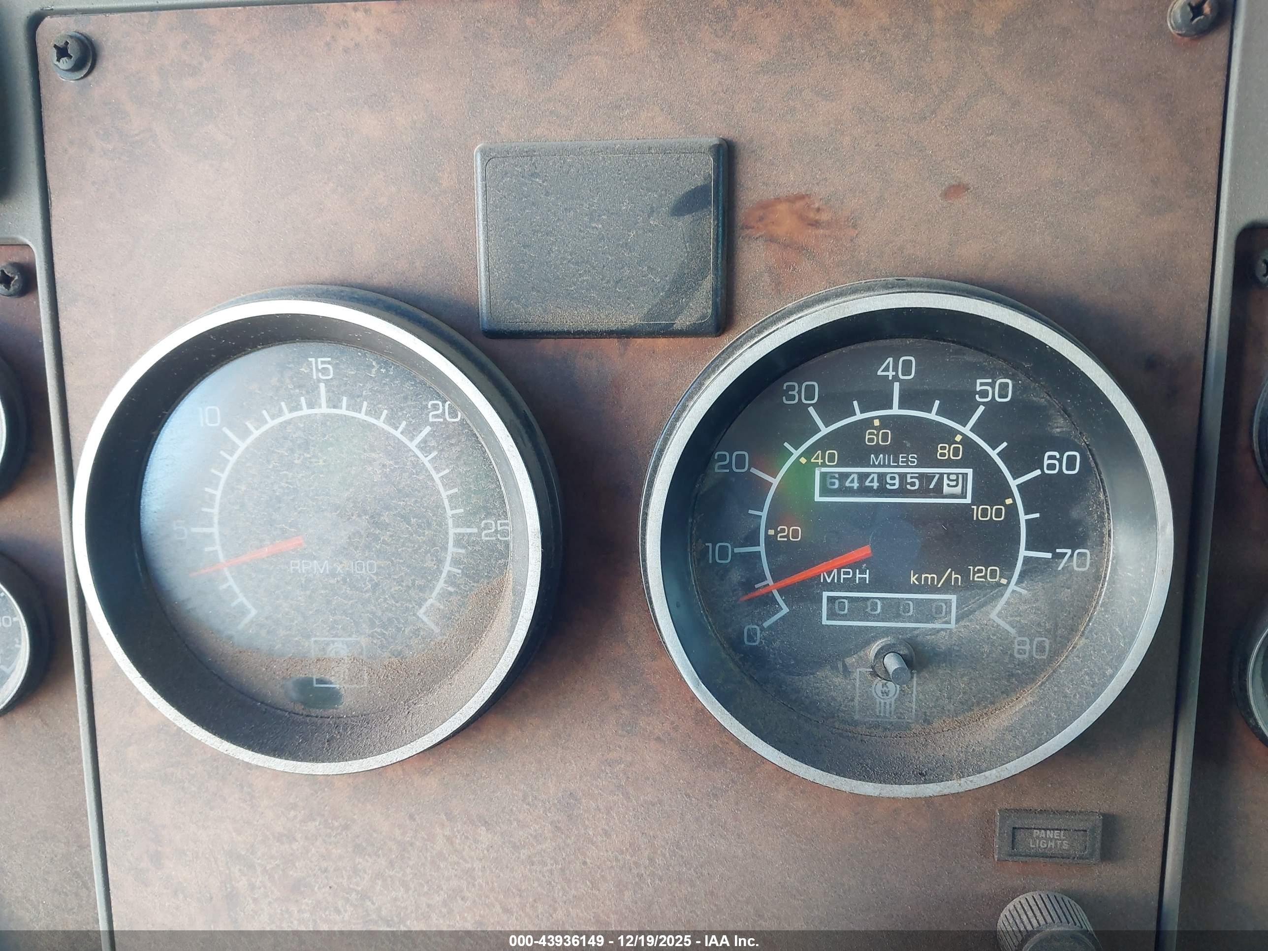 KENWORTH CONSTRUCTION image 6