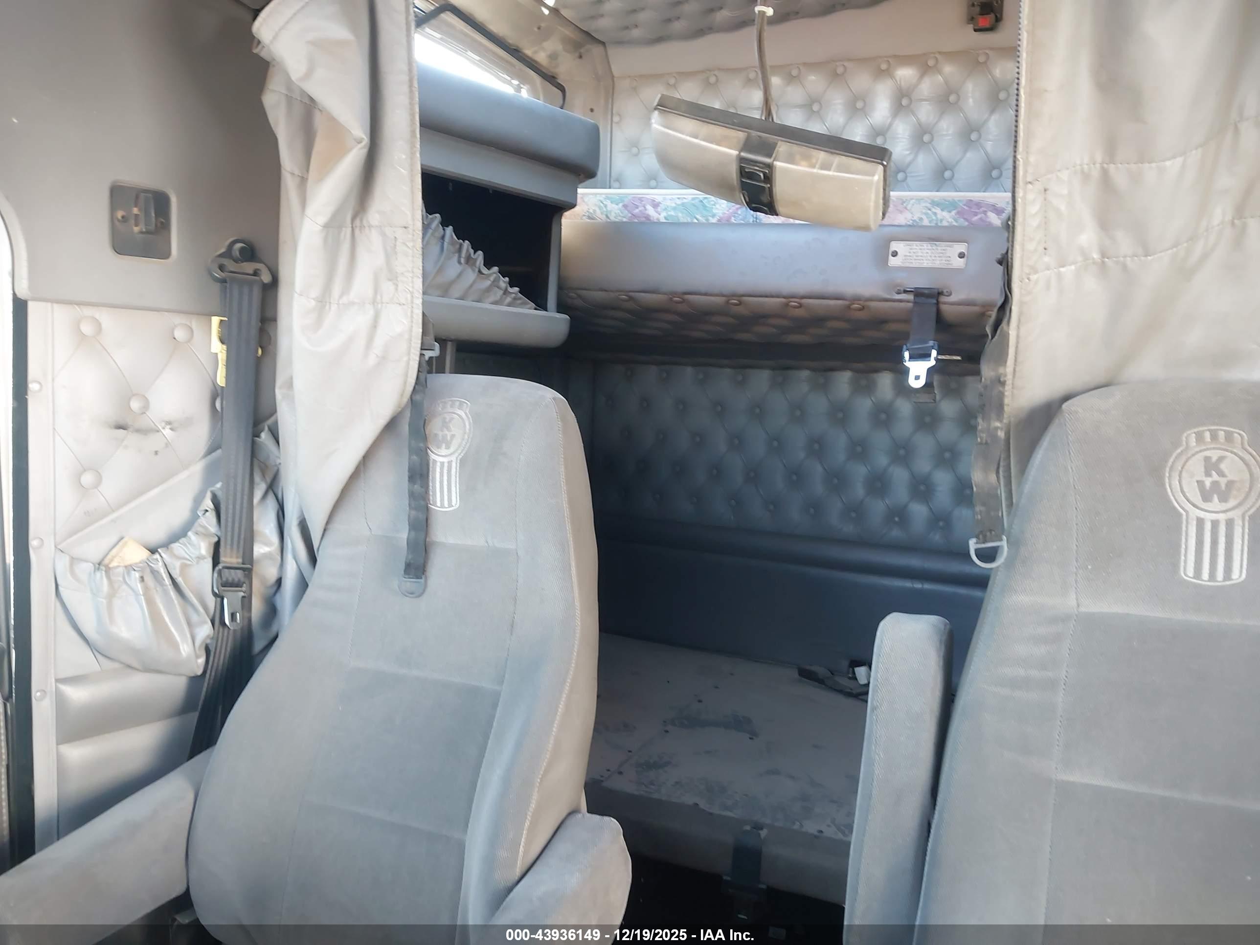 KENWORTH CONSTRUCTION image 7