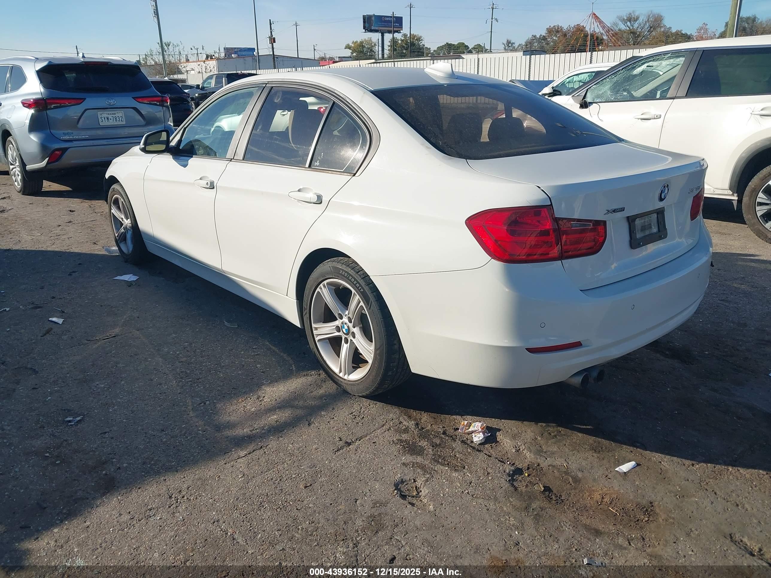 BMW 328I image 3