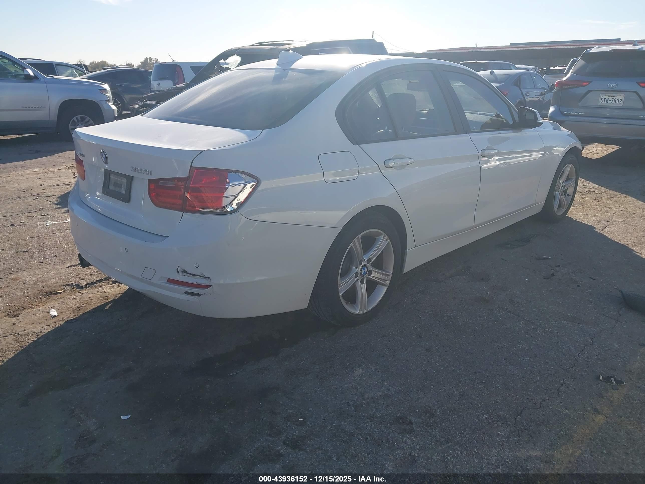 BMW 328I image 4