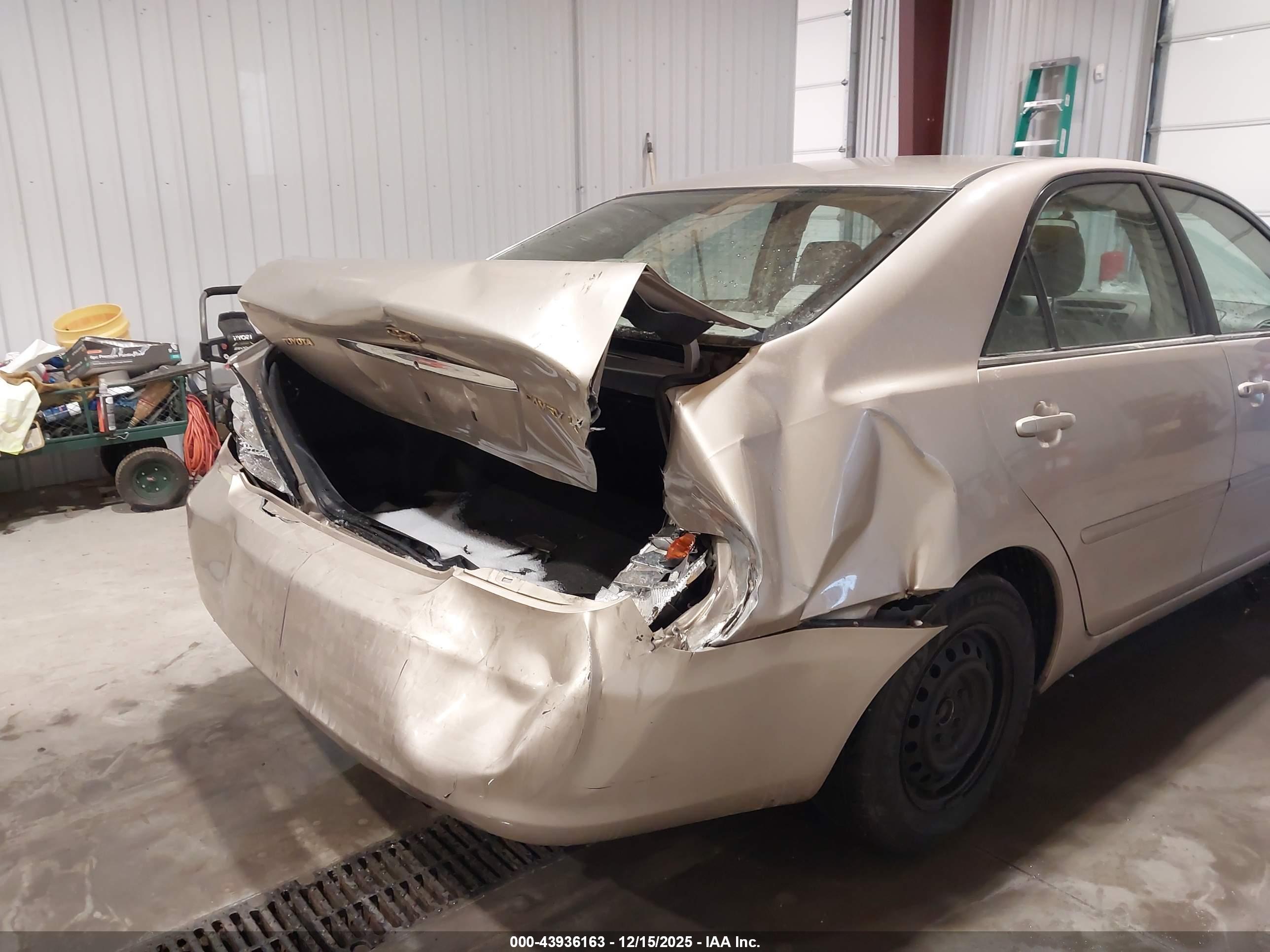 TOYOTA CAMRY image 6