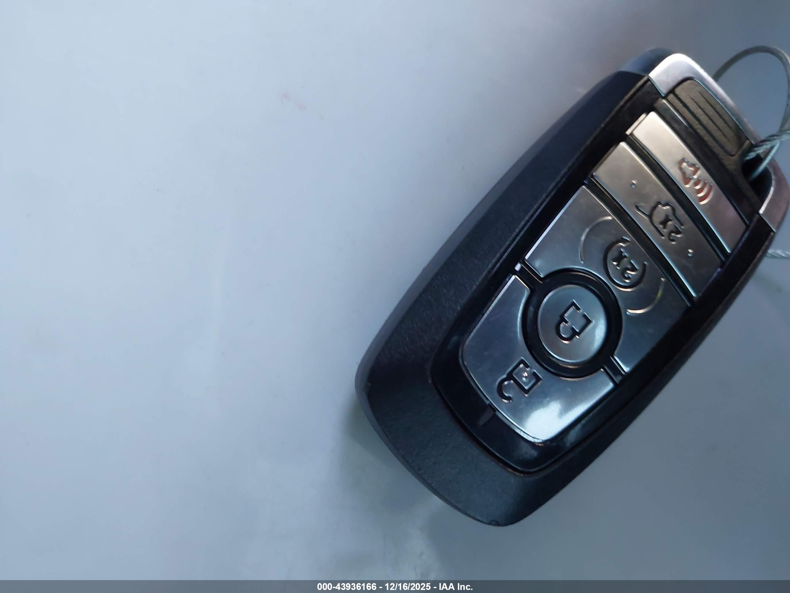 FORD EXPLORER image 11