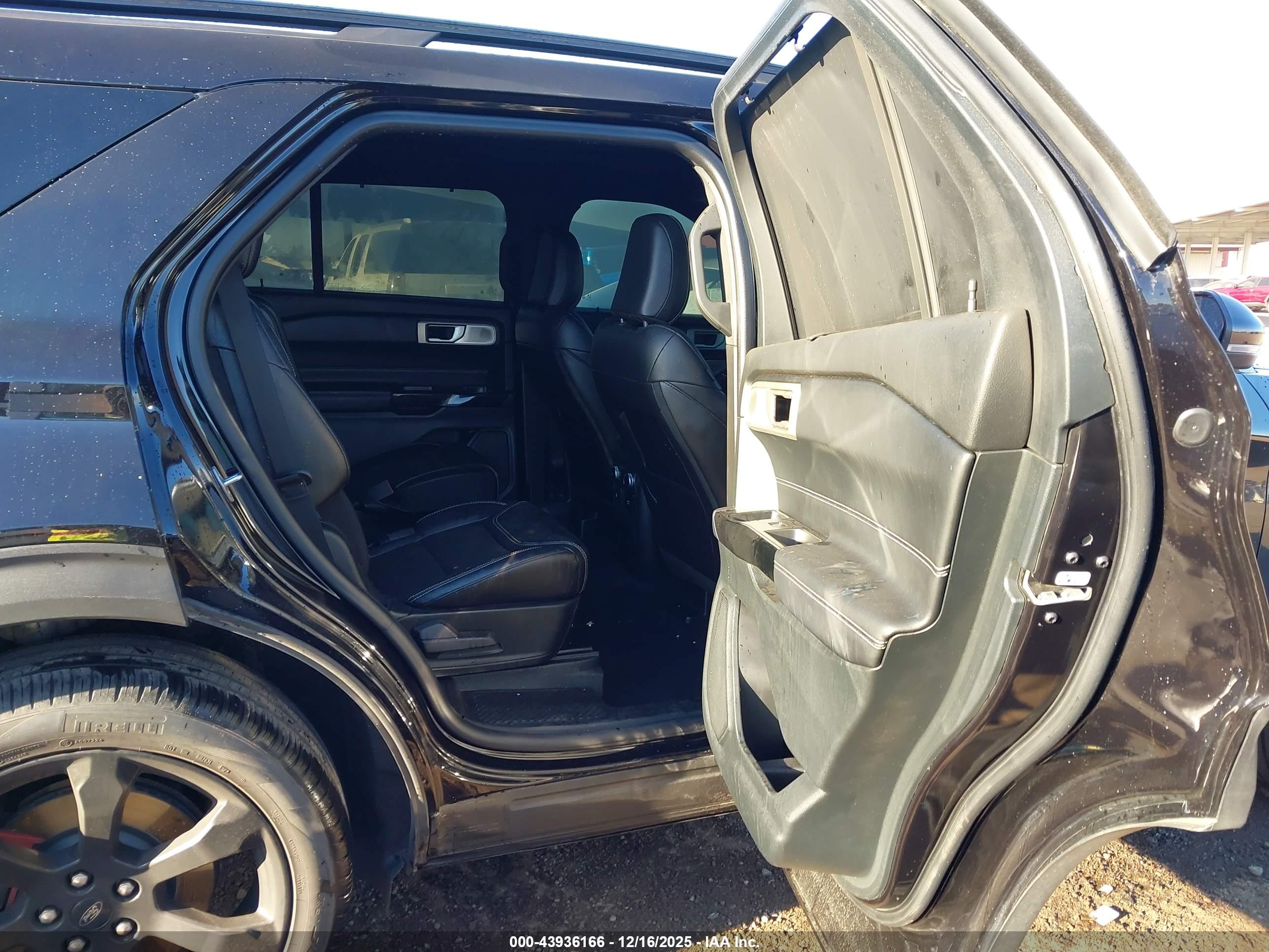 FORD EXPLORER image 8