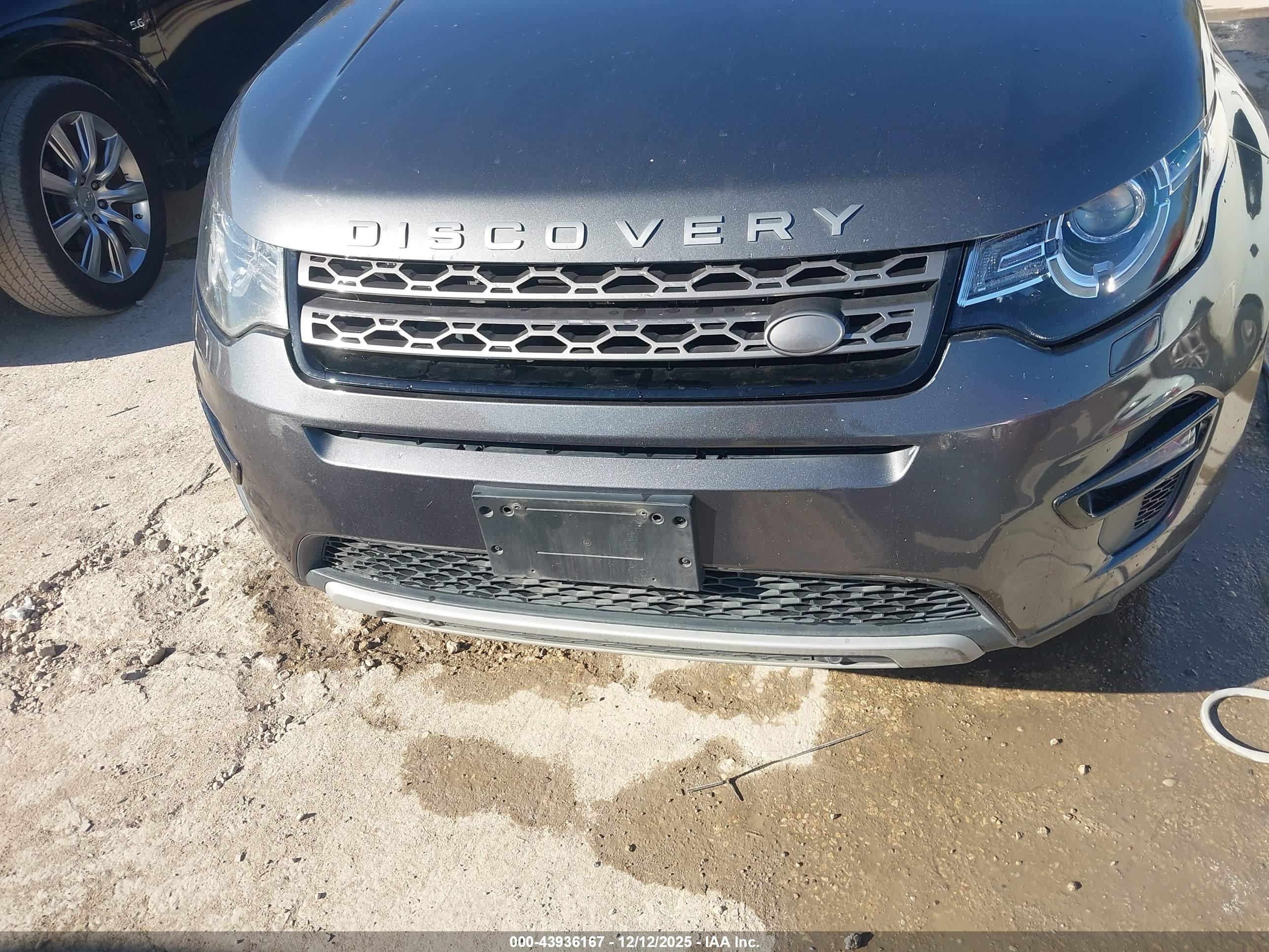 LAND ROVER image 6
