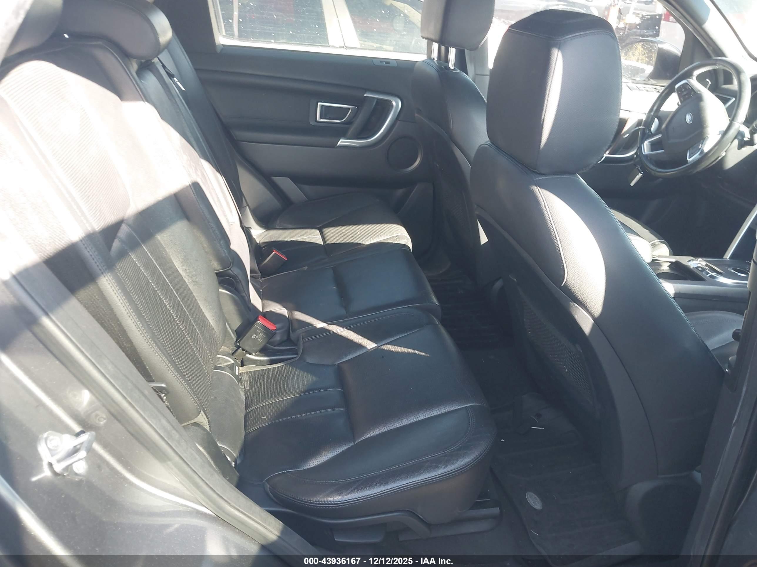 LAND ROVER image 8