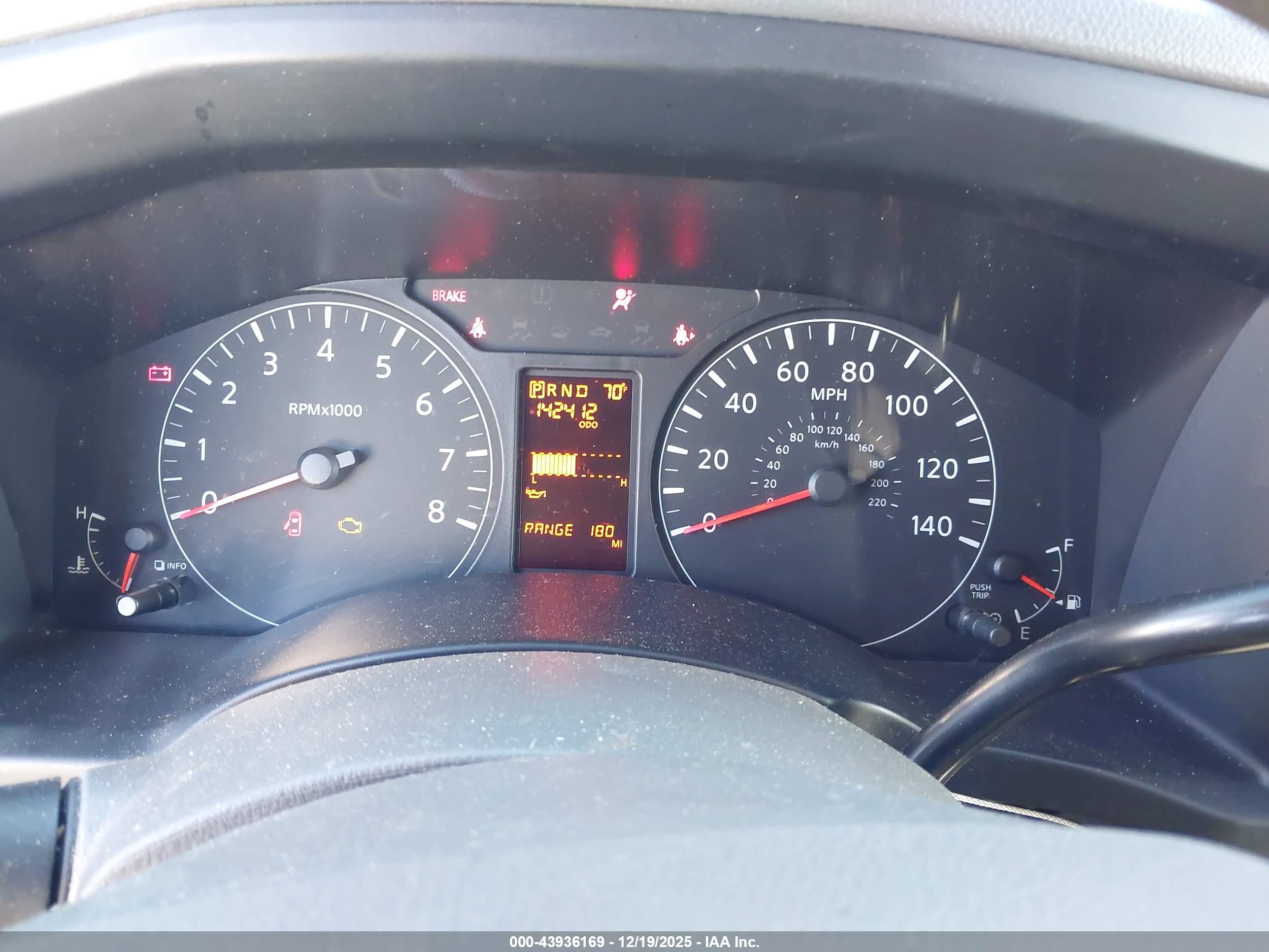 NISSAN NV image 7