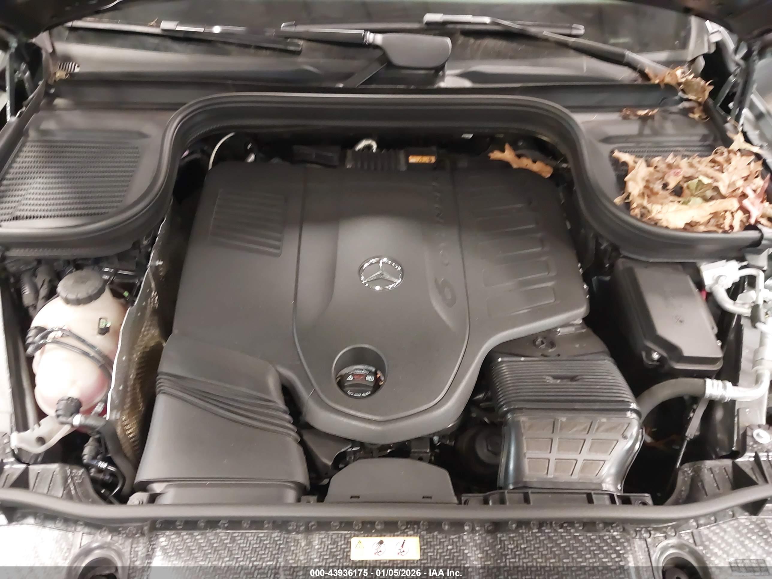 MERCEDES-BENZ GLS image 10