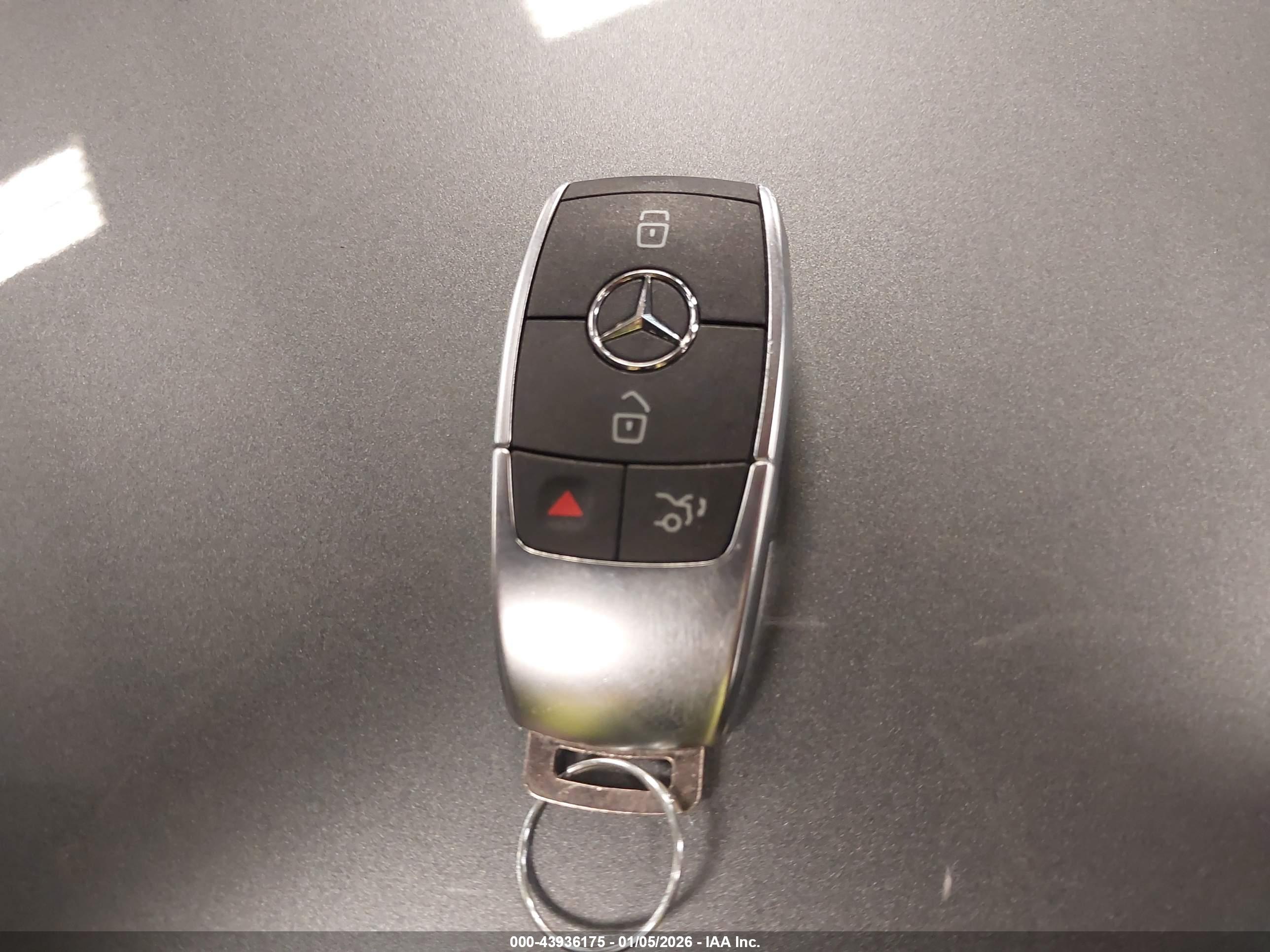 MERCEDES-BENZ GLS image 11