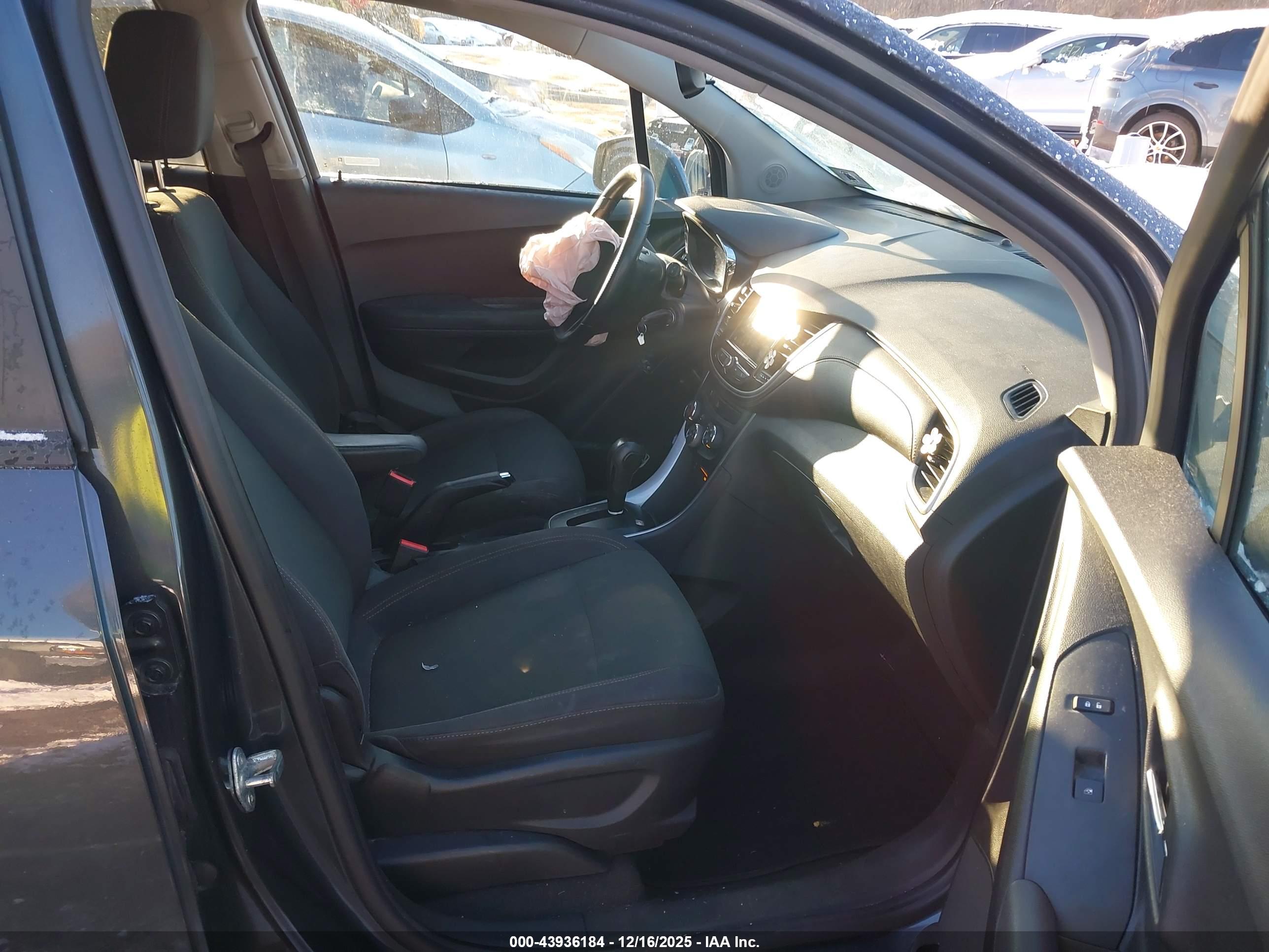 CHEVROLET TRAX image 5