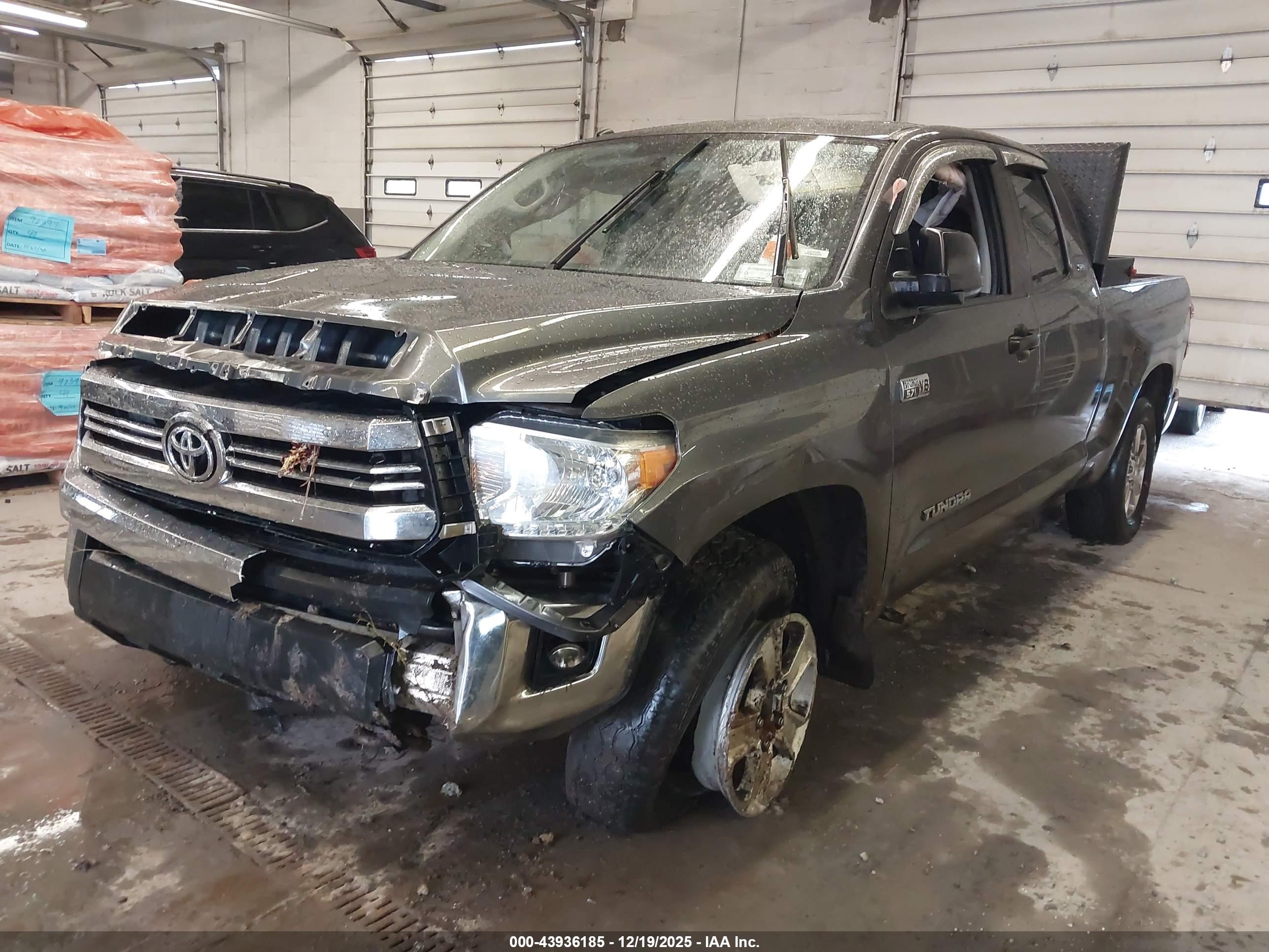 TOYOTA TUNDRA image 2