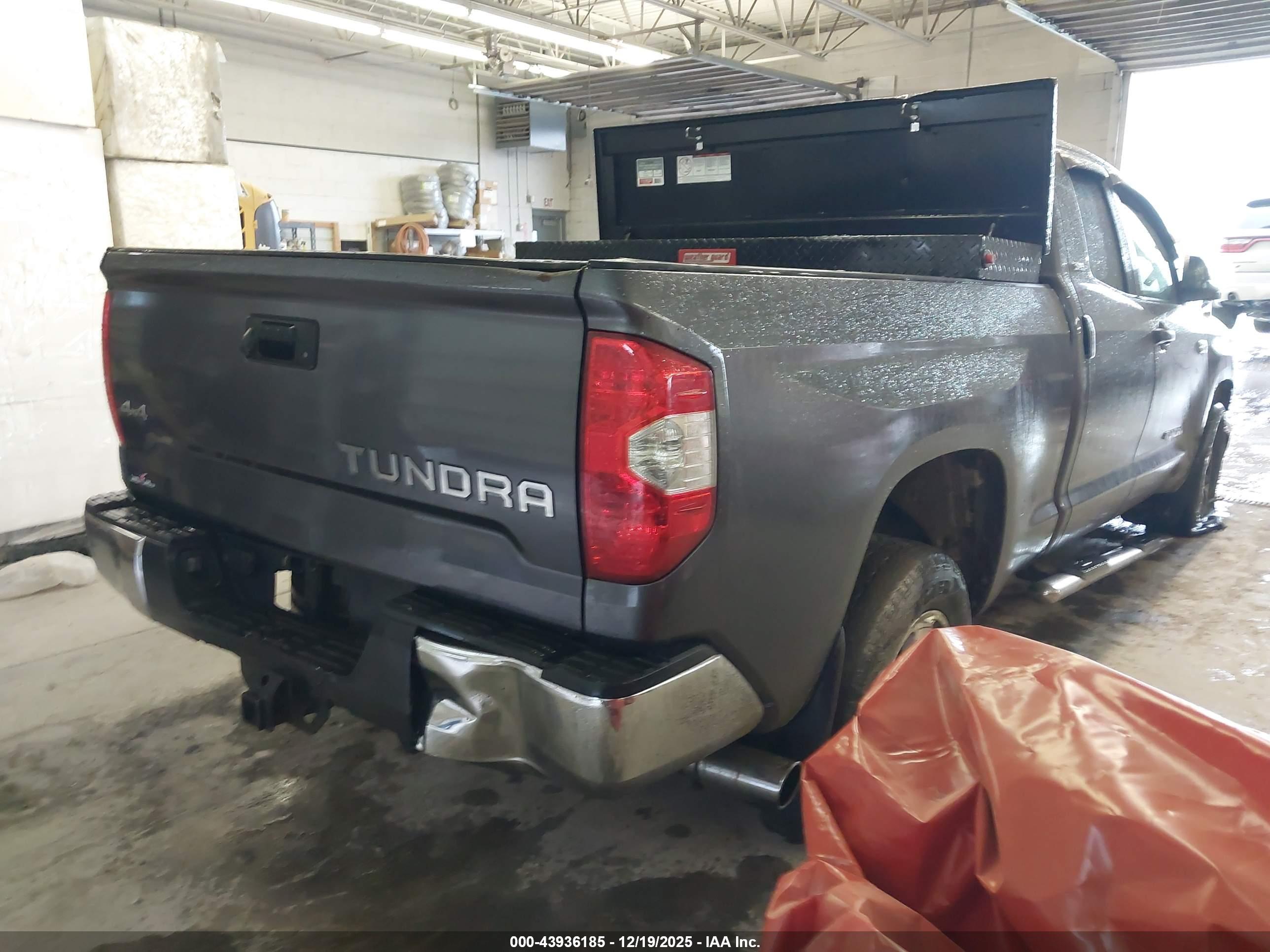 TOYOTA TUNDRA image 4