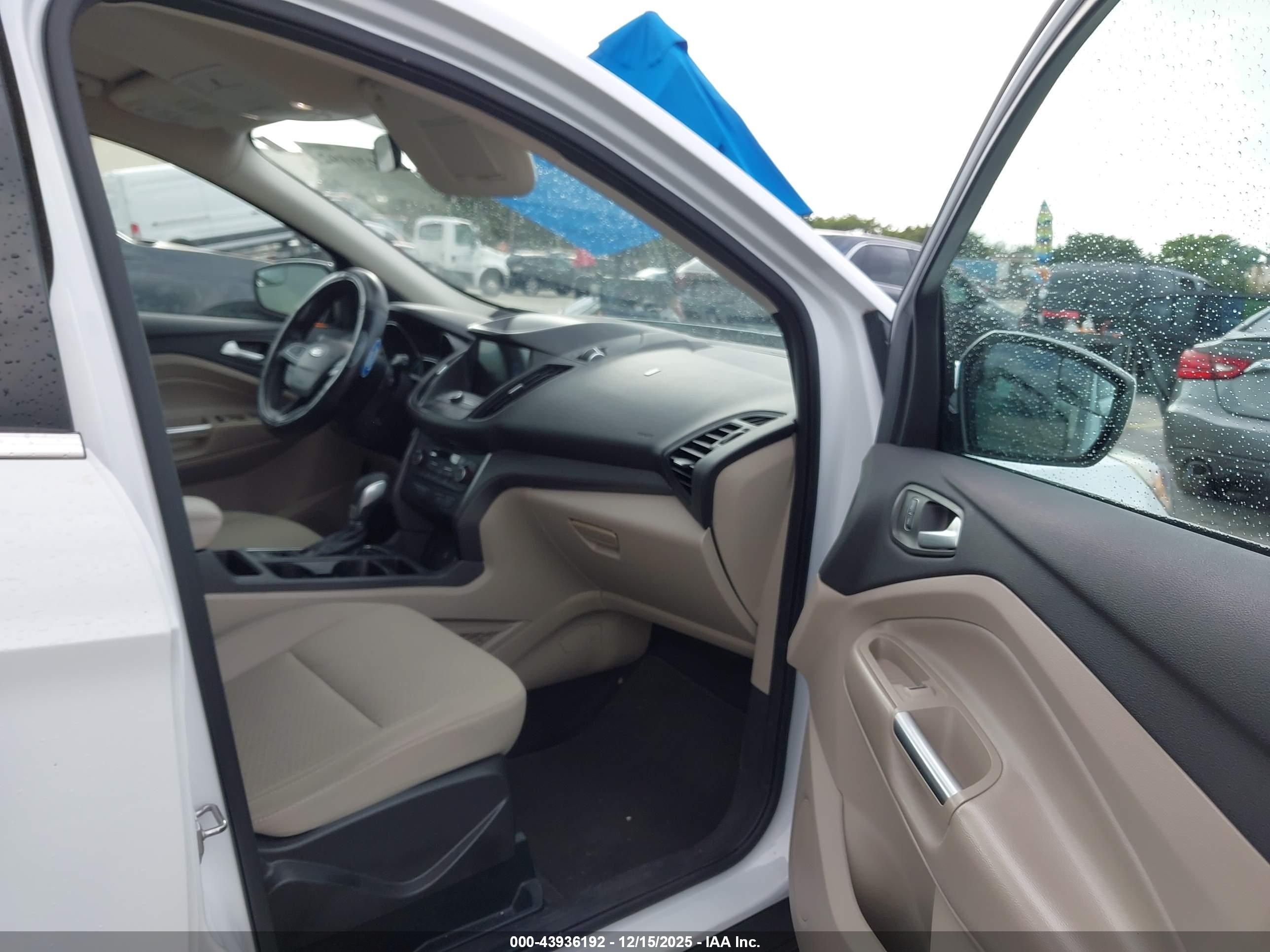 FORD ESCAPE image 5