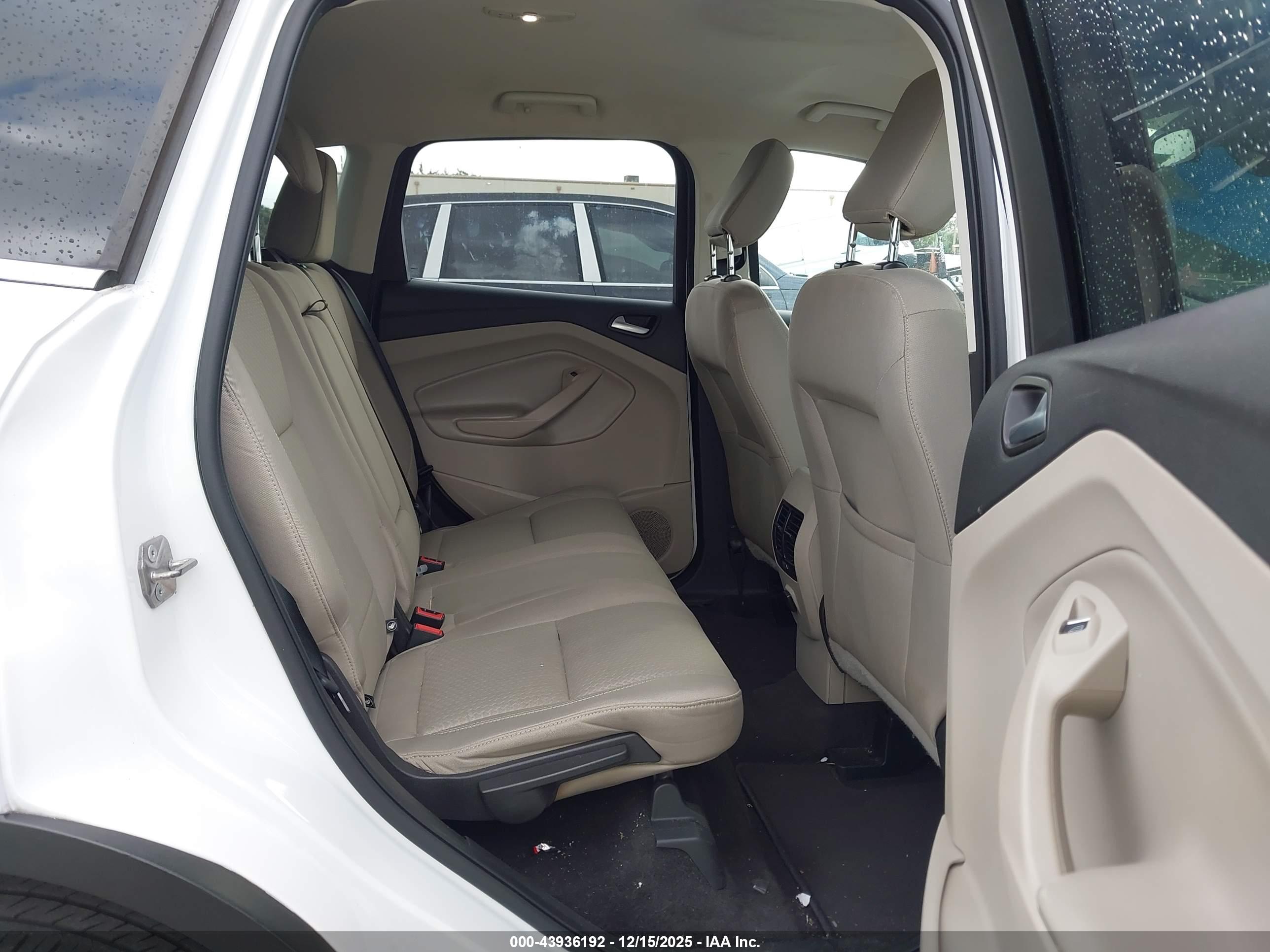 FORD ESCAPE image 8