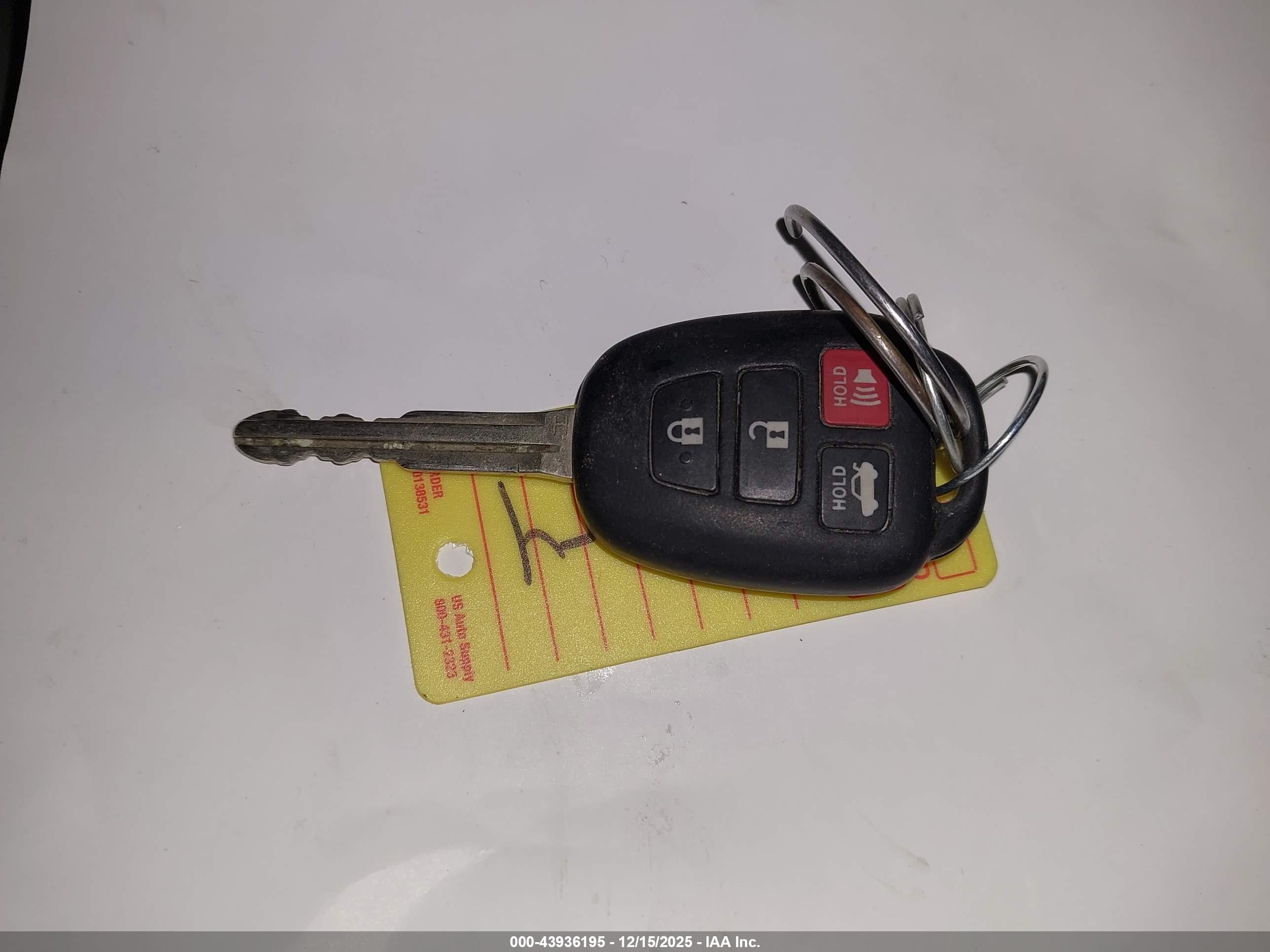 TOYOTA CAMRY image 11