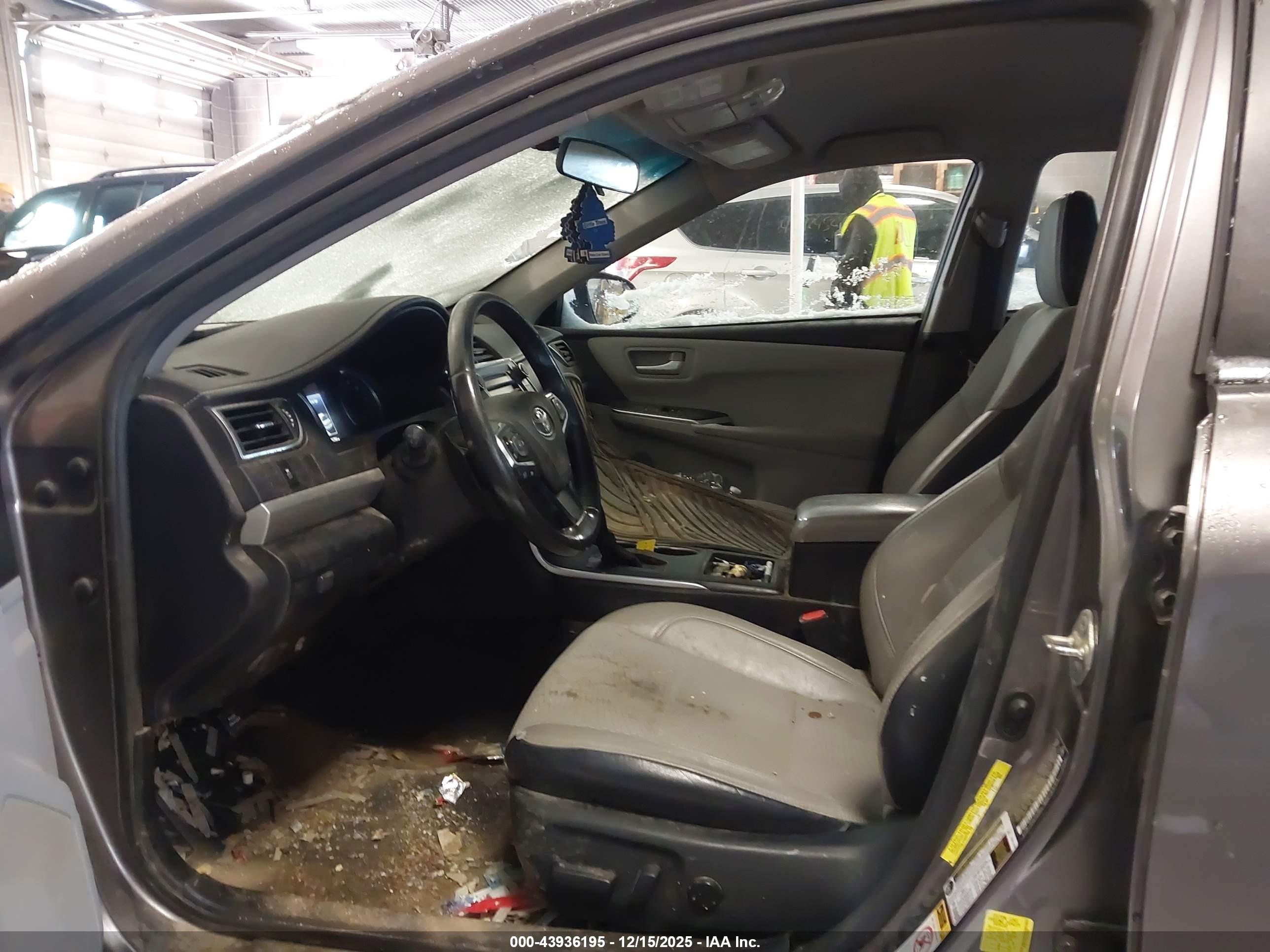 TOYOTA CAMRY image 5