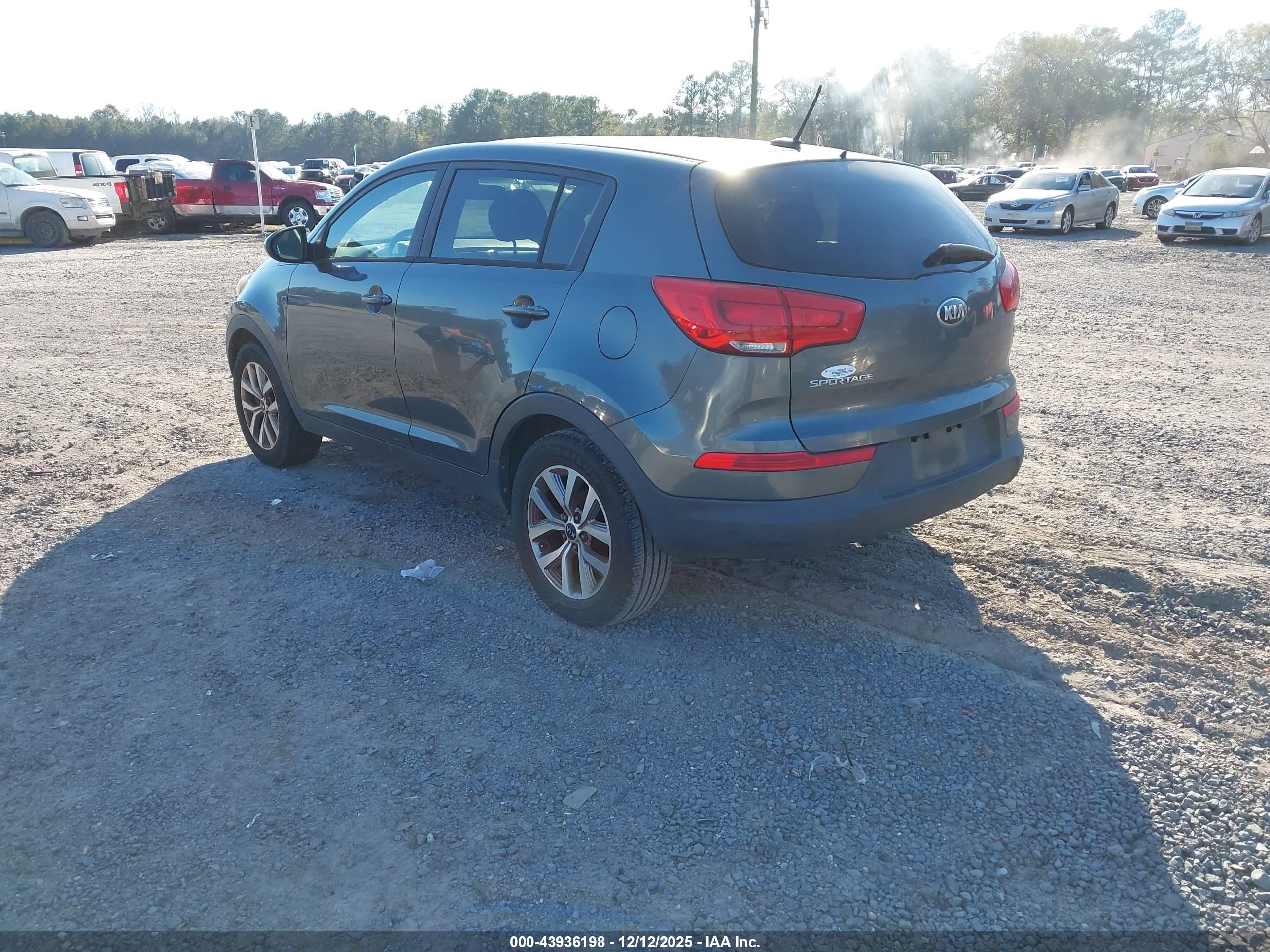 KIA SPORTAGE image 3