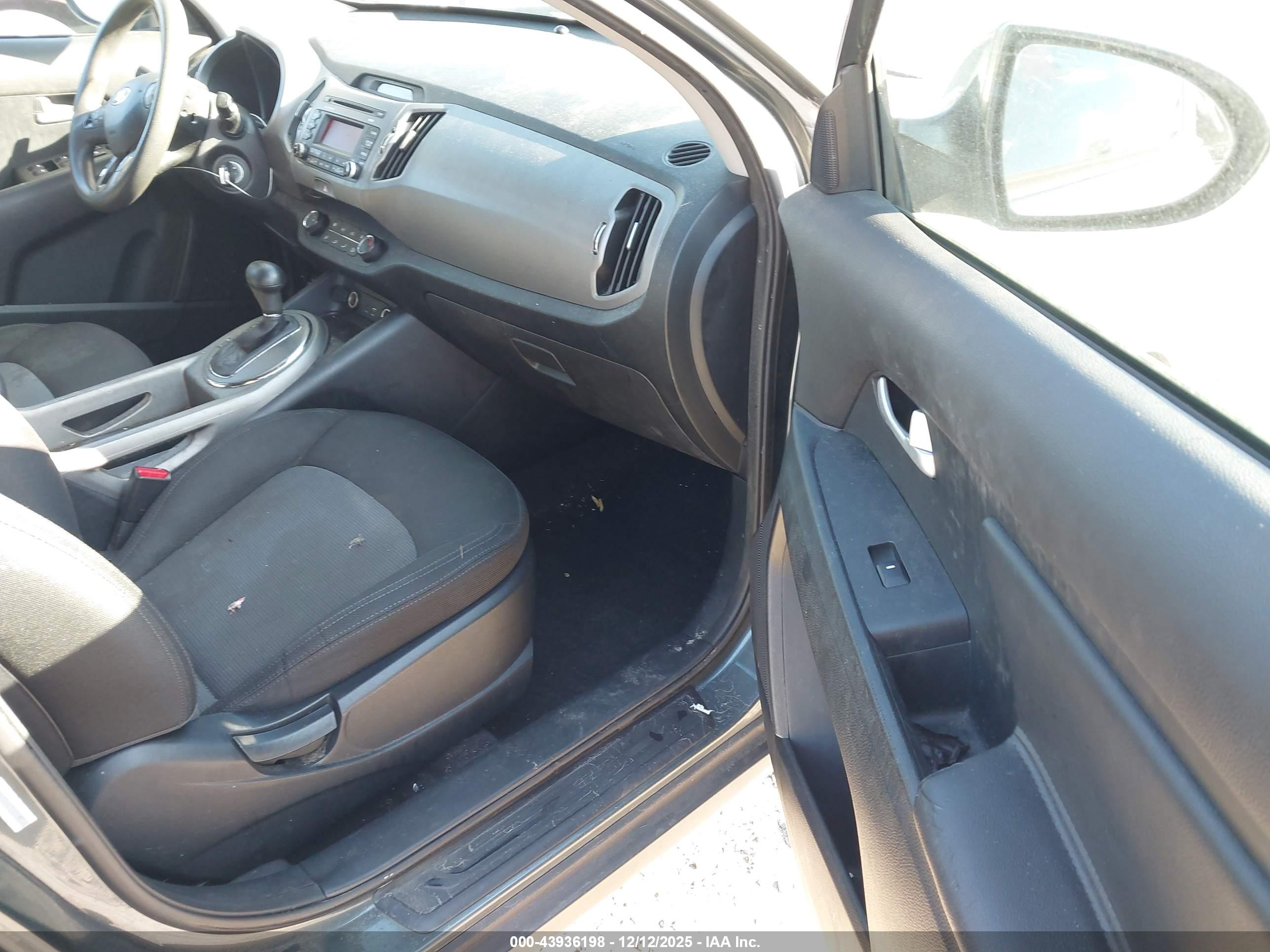 KIA SPORTAGE image 5