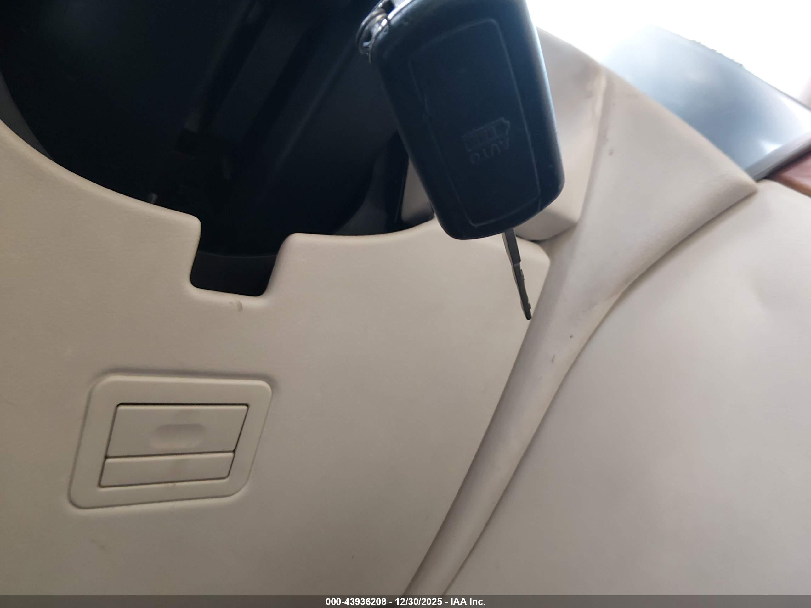 LAND ROVER image 11