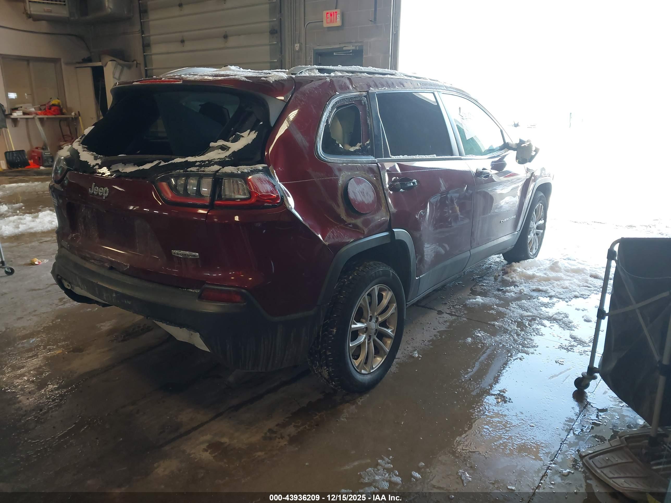 JEEP CHEROKEE image 4