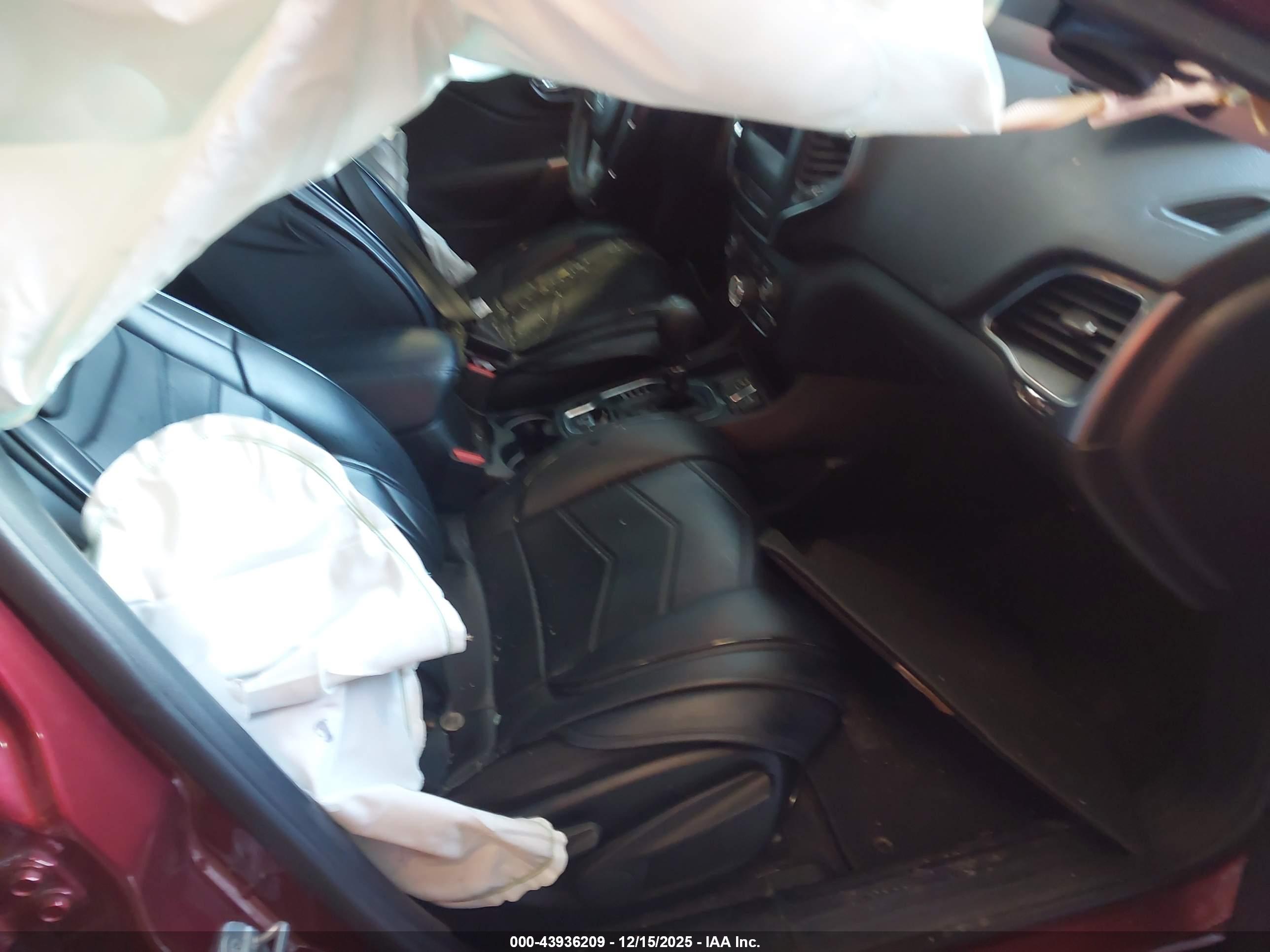 JEEP CHEROKEE image 5