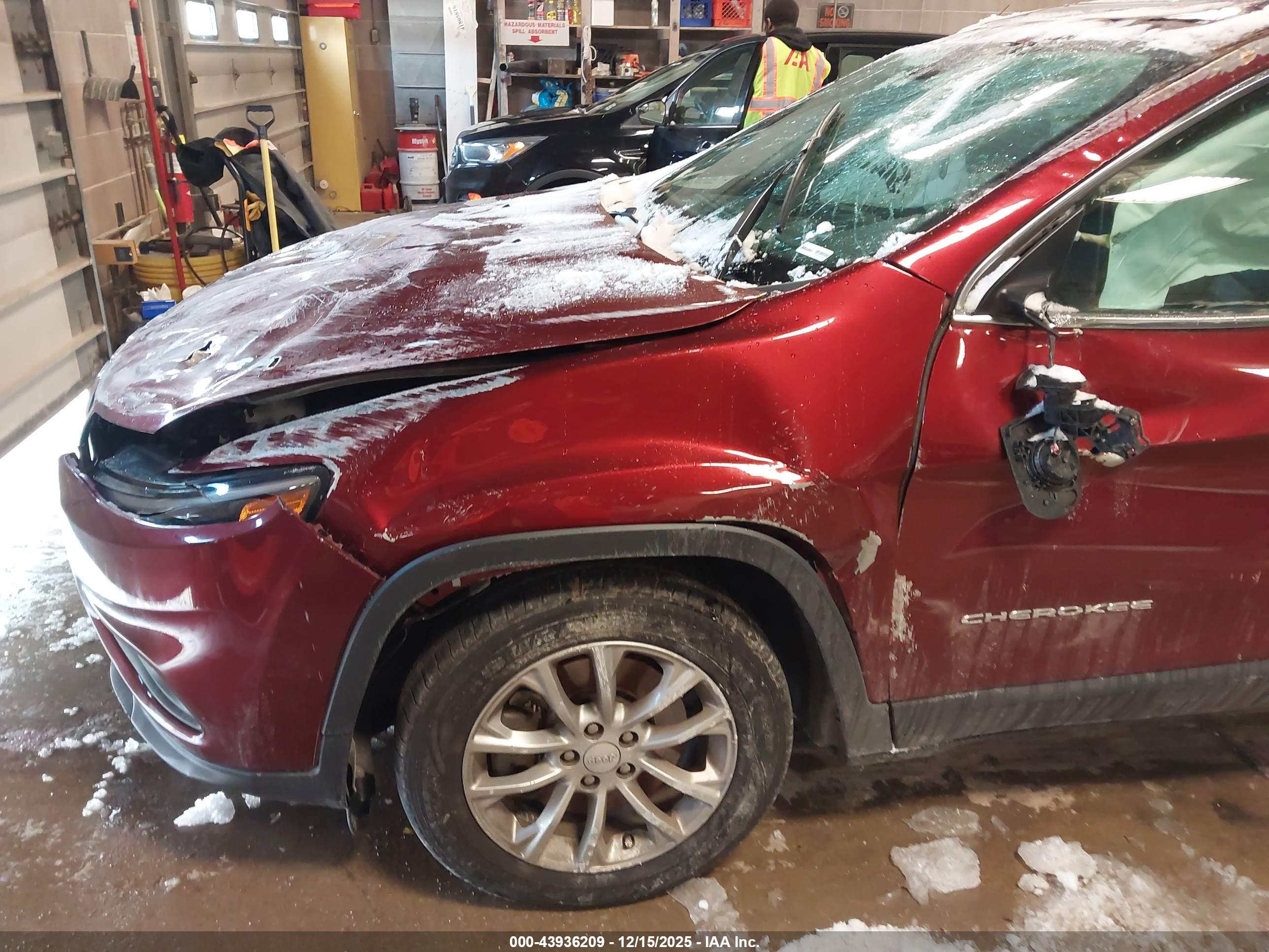 JEEP CHEROKEE image 6