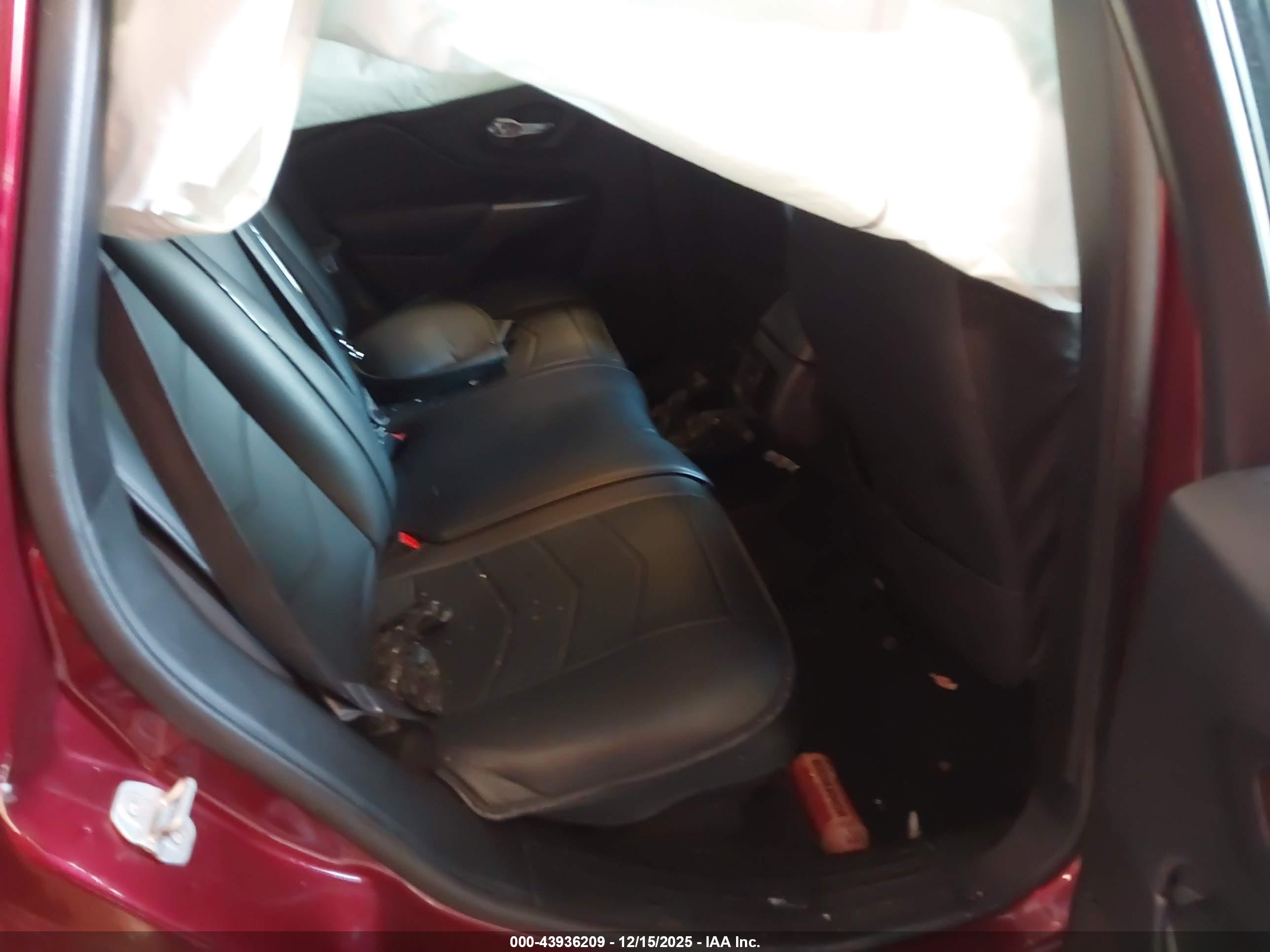 JEEP CHEROKEE image 8