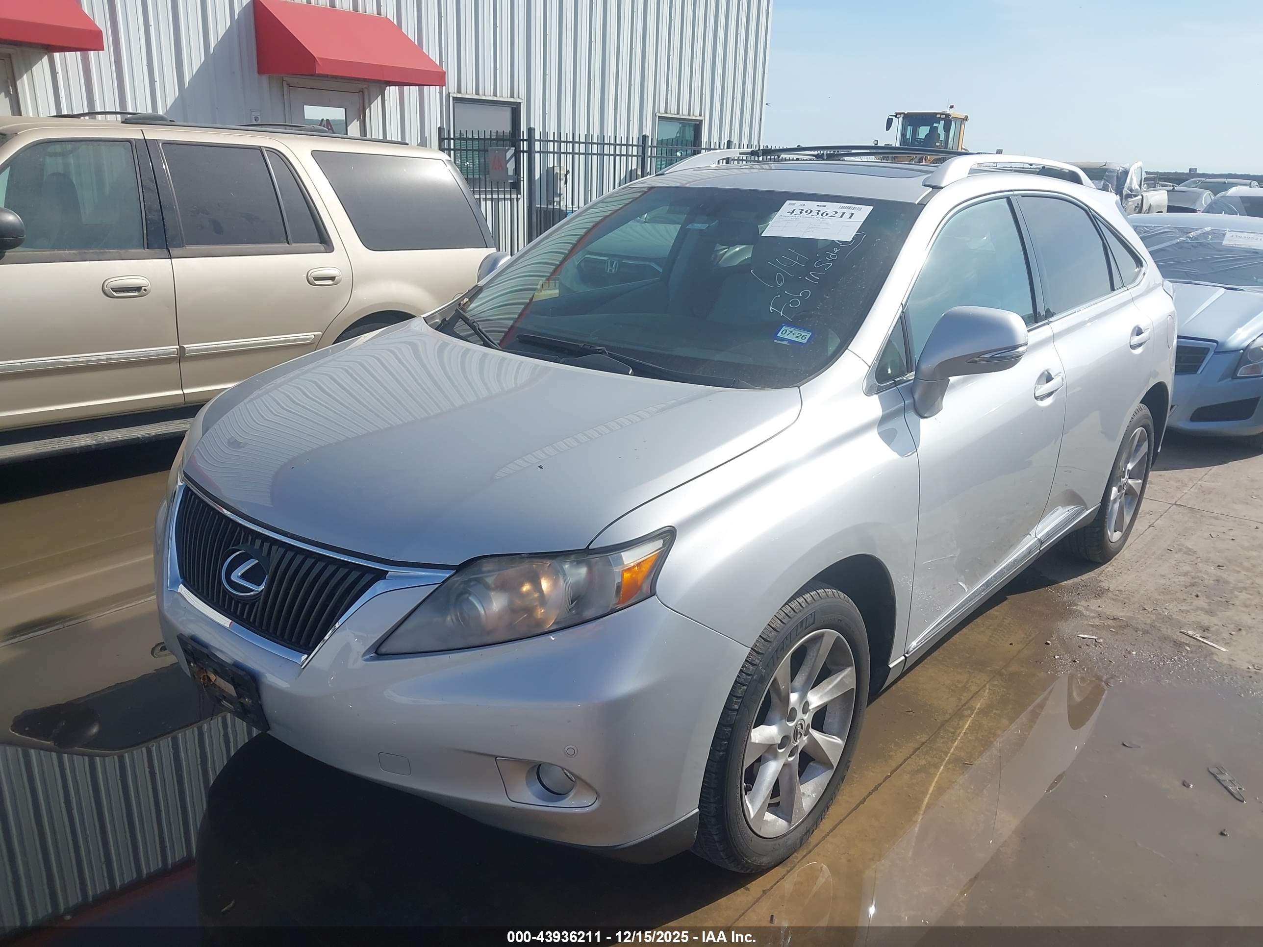 LEXUS RX image 2