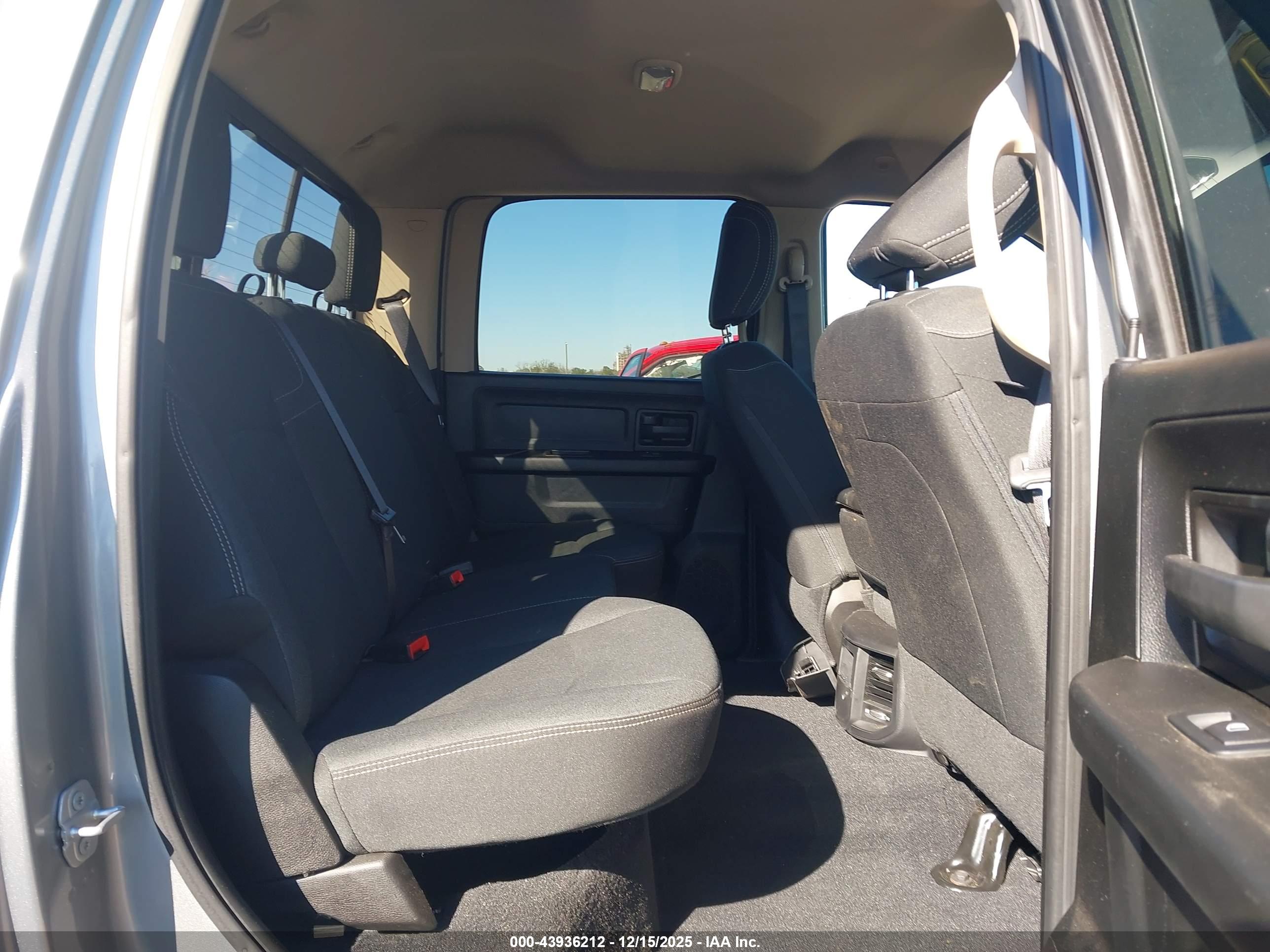 RAM 2500 image 8