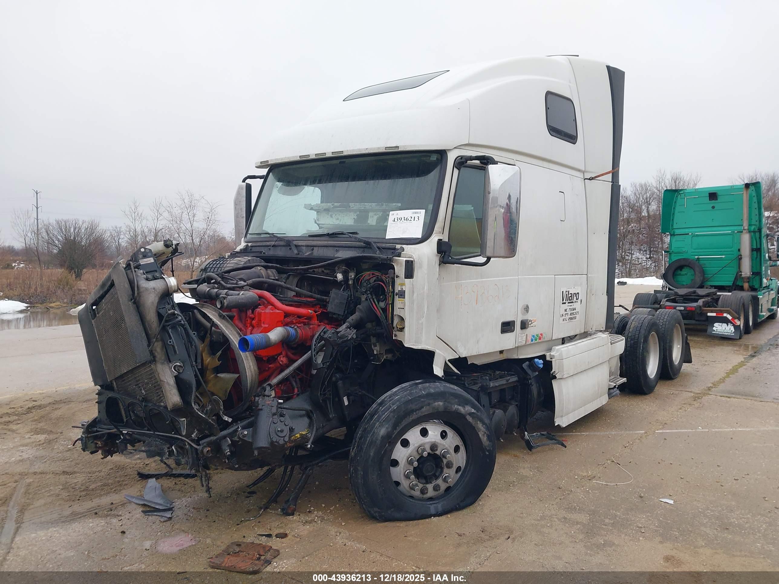 VOLVO VN image 2
