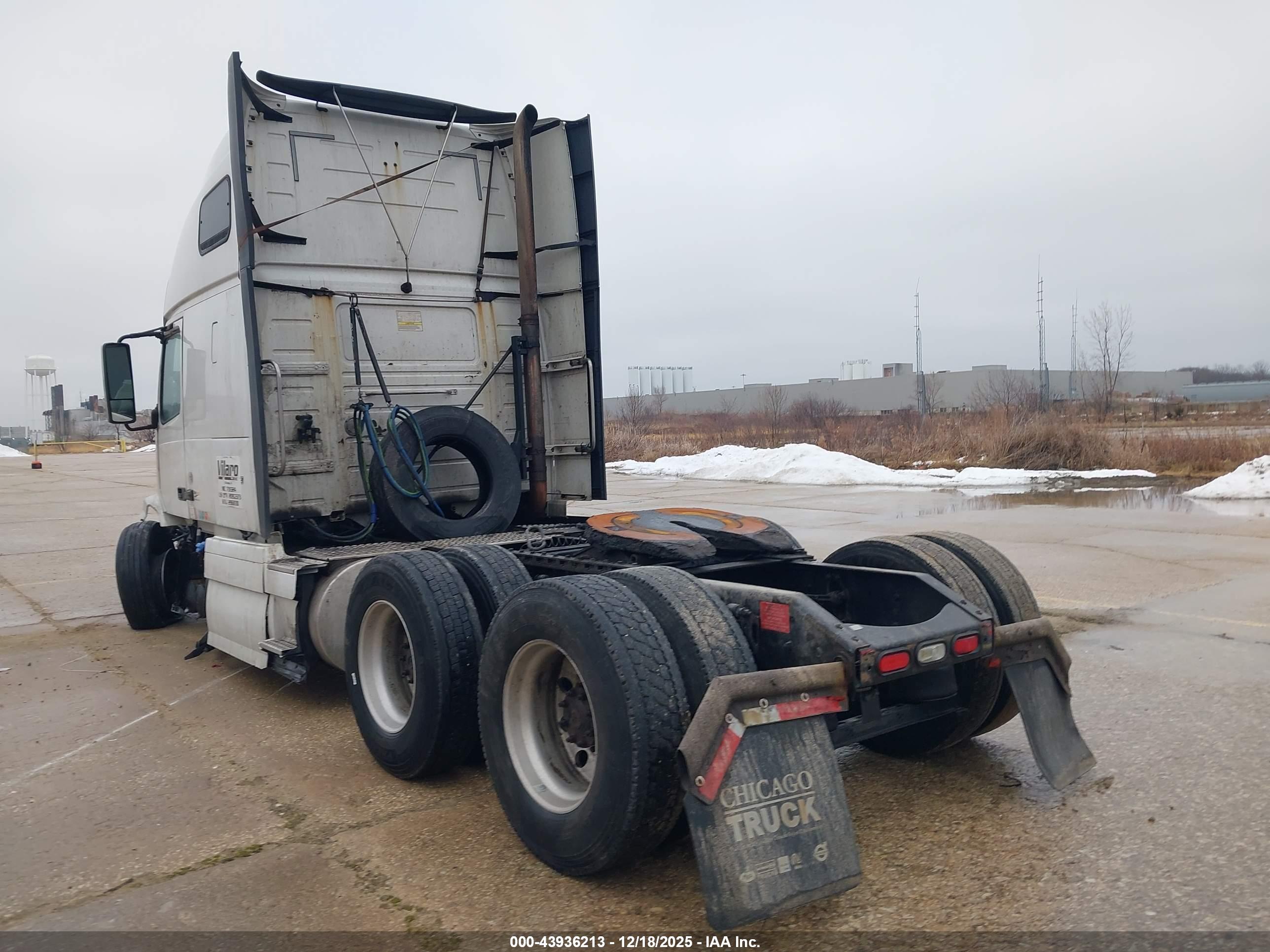 VOLVO VN image 3