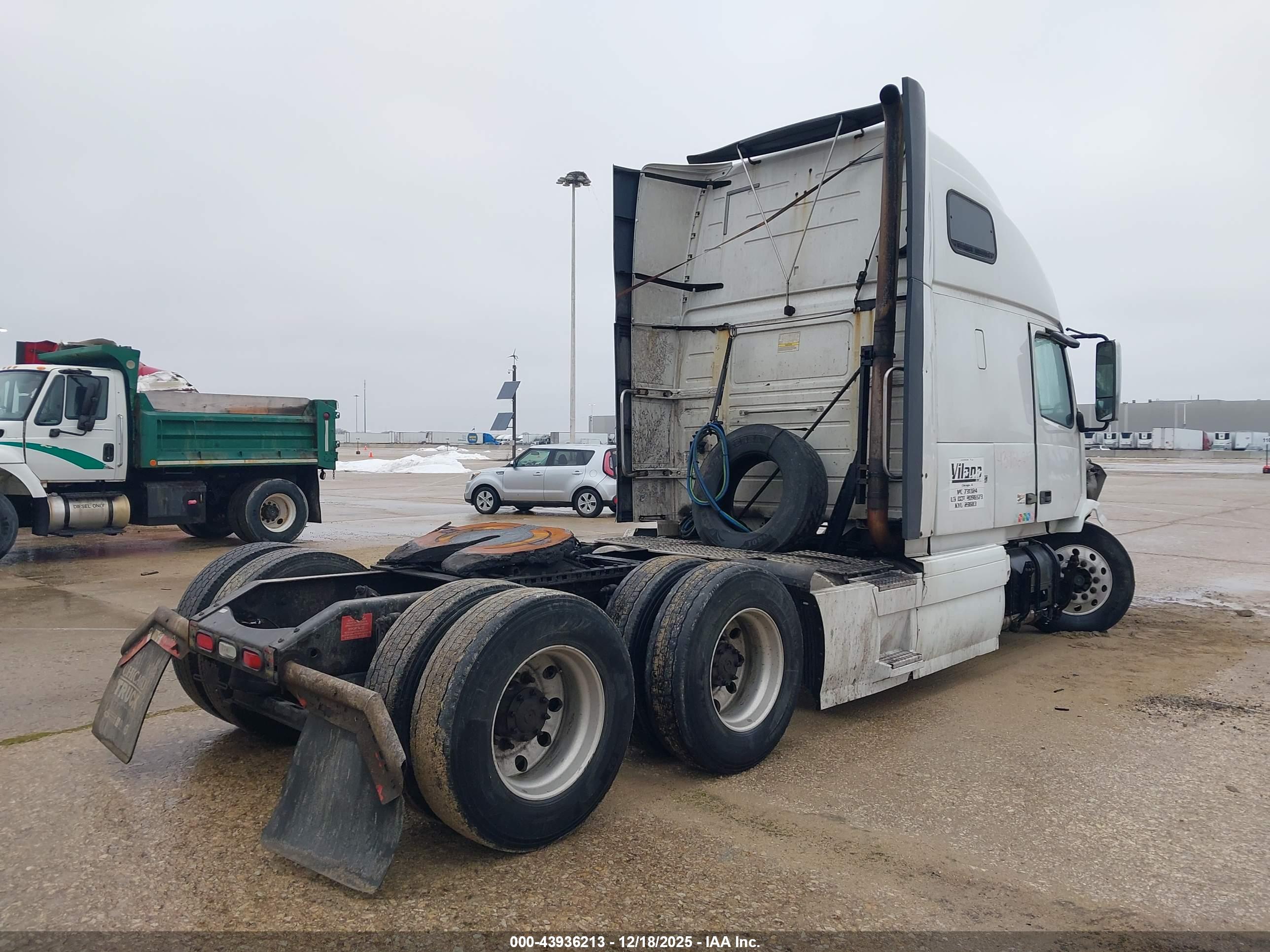 VOLVO VN image 4