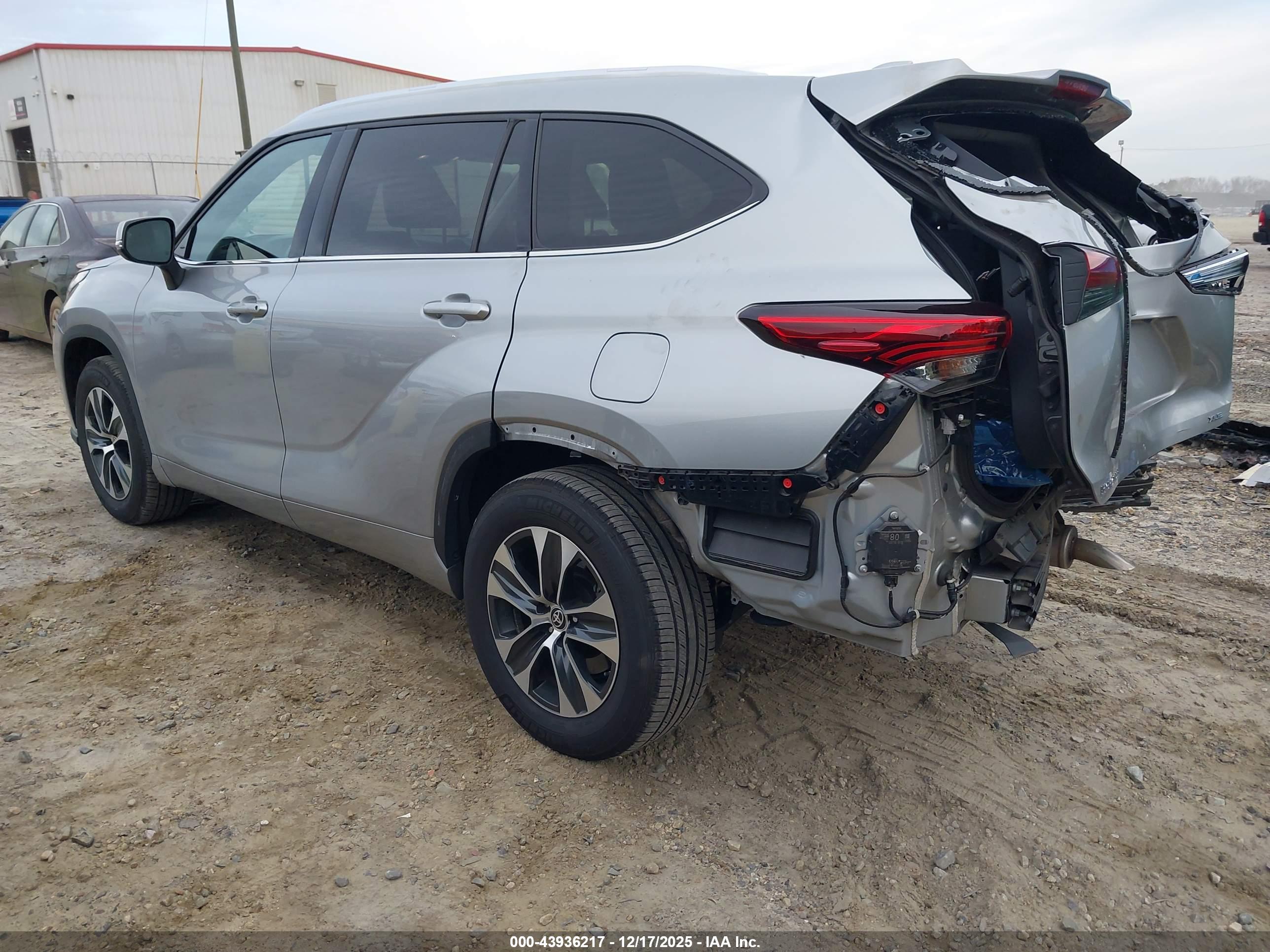 TOYOTA HIGHLANDER image 3